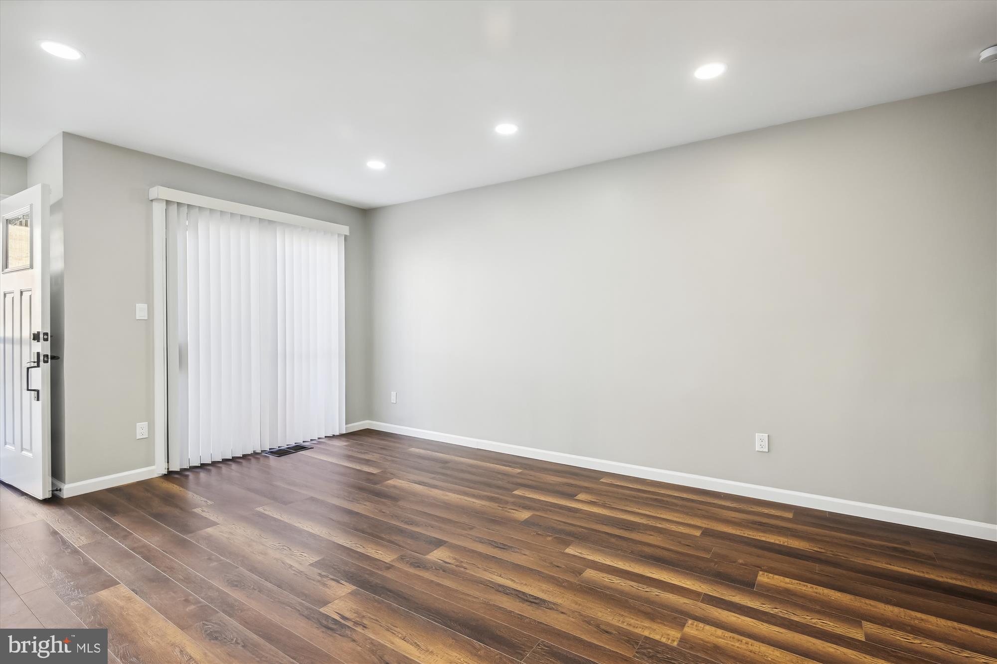 CLUBSIDE - Residential