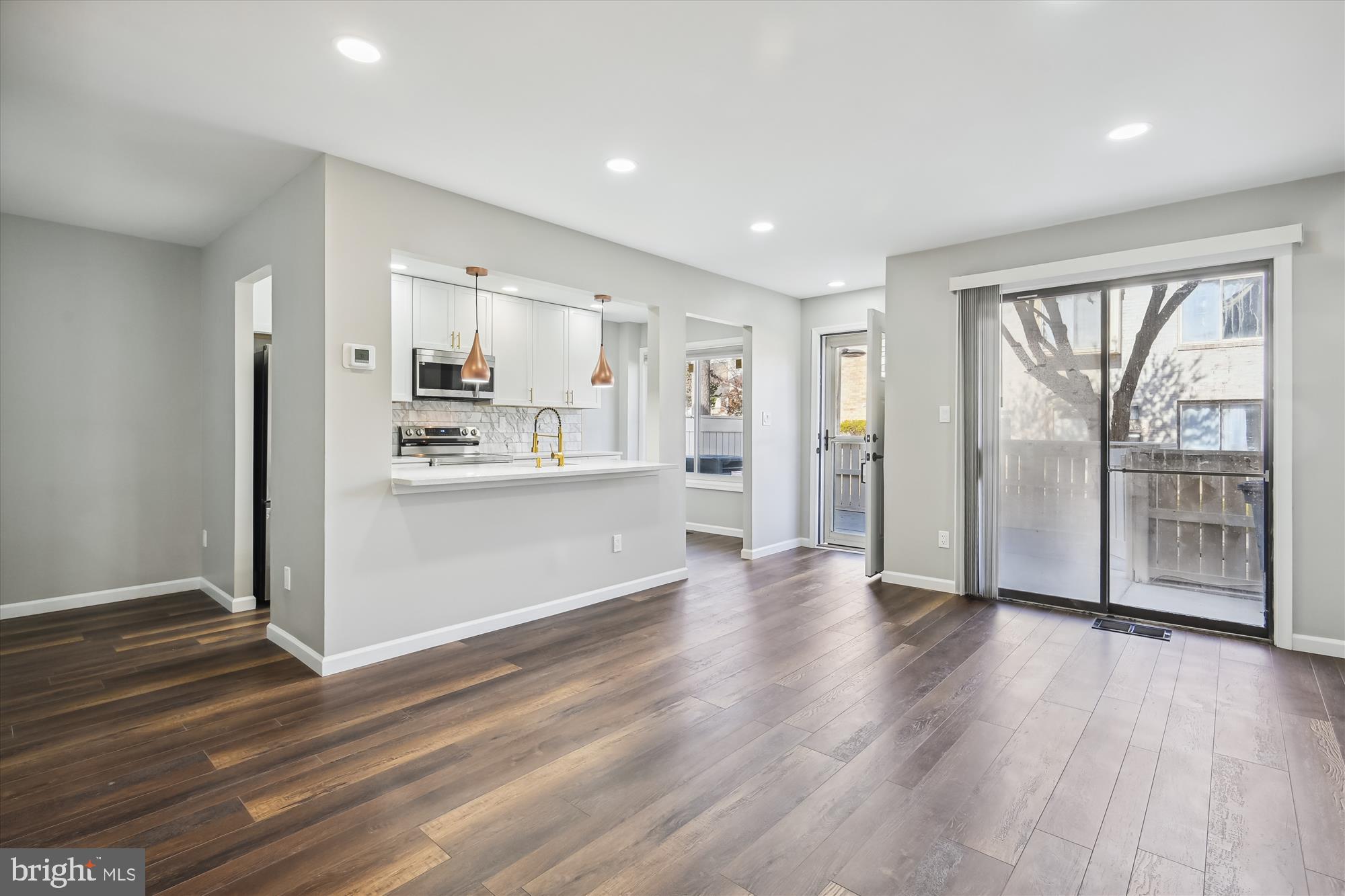 CLUBSIDE - Residential