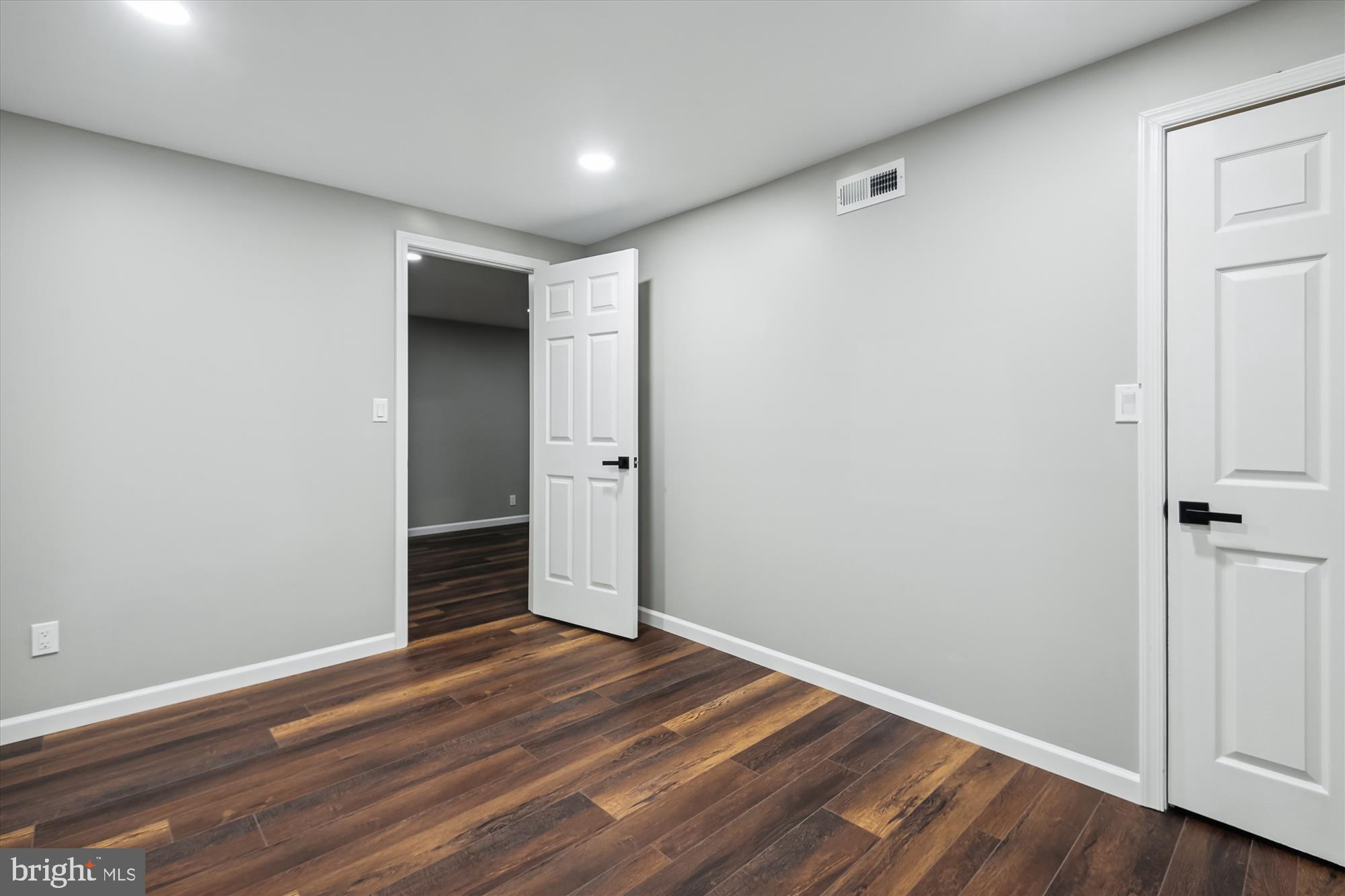 CLUBSIDE - Residential