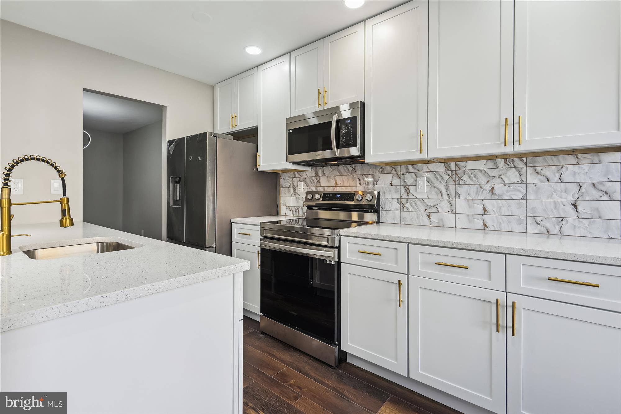 CLUBSIDE - Residential