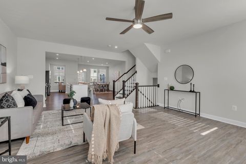 Townhouse For Sale - 14910 Townshend Terrace Avenue<br/> BRANDYWINE, MD 20613