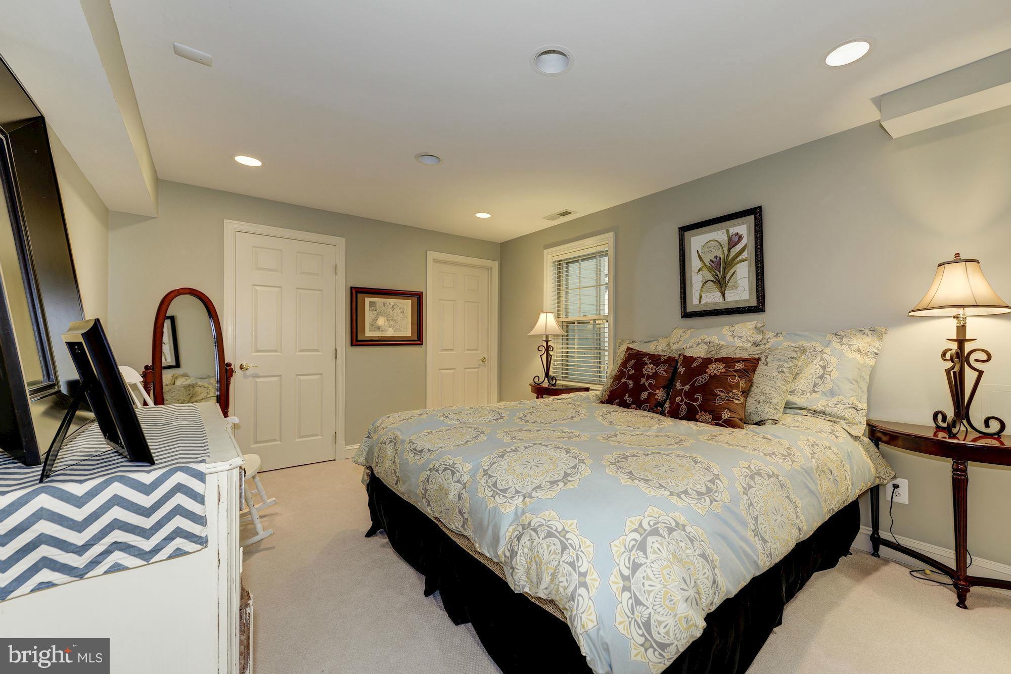 TIMBERLAKE ESTATES SOUTH - Residential