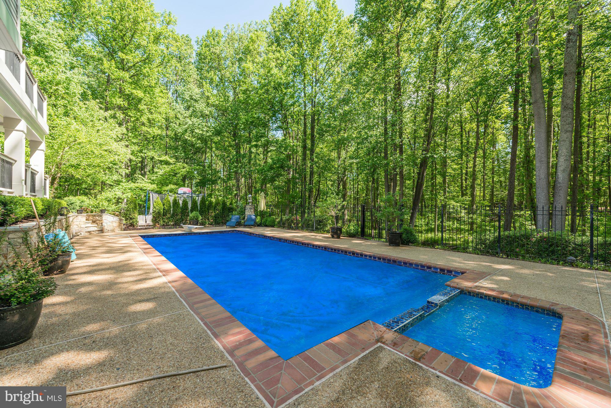 TIMBERLAKE ESTATES SOUTH - Residential