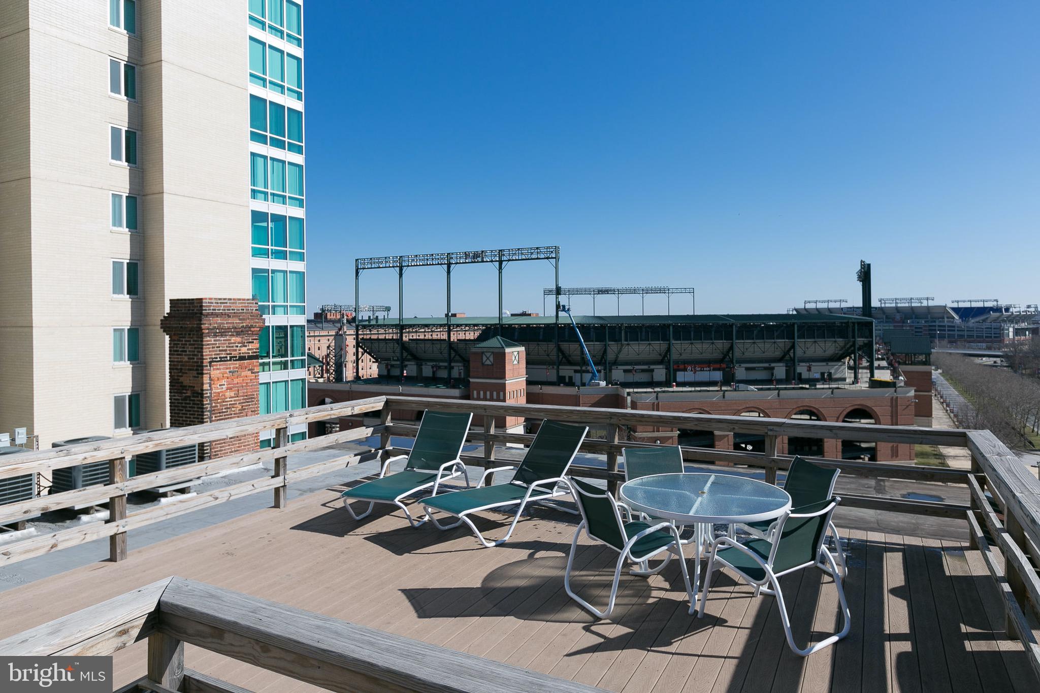 DOWNTOWN - Residential Lease