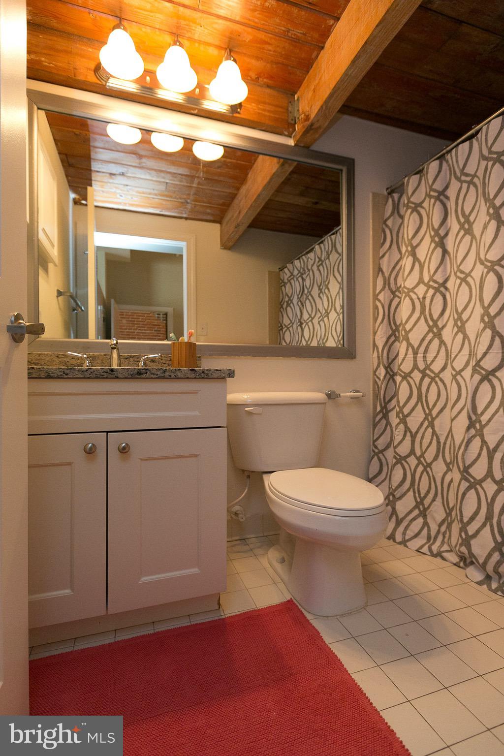 DOWNTOWN - Residential Lease
