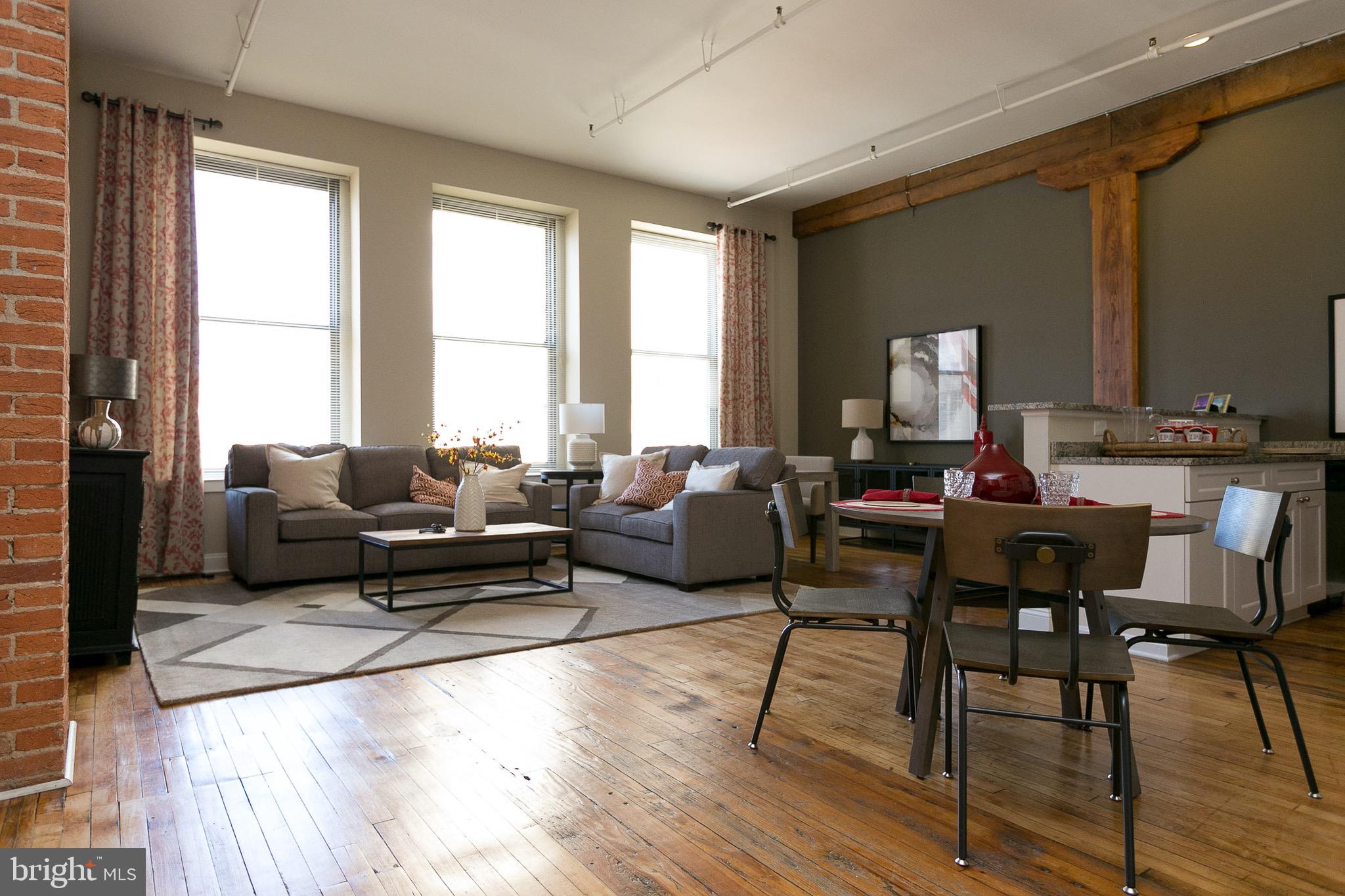 DOWNTOWN - Residential Lease