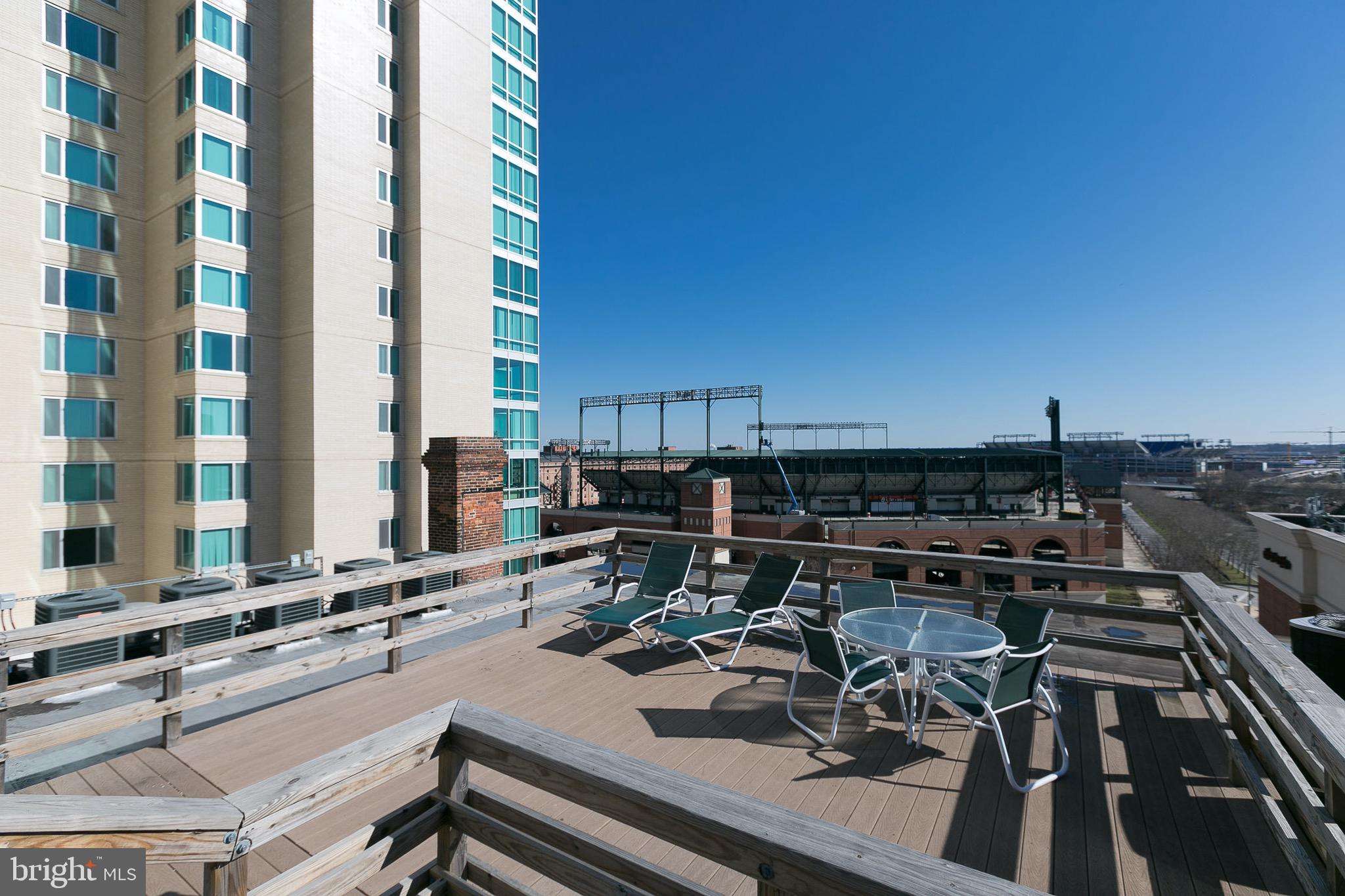DOWNTOWN - Residential Lease