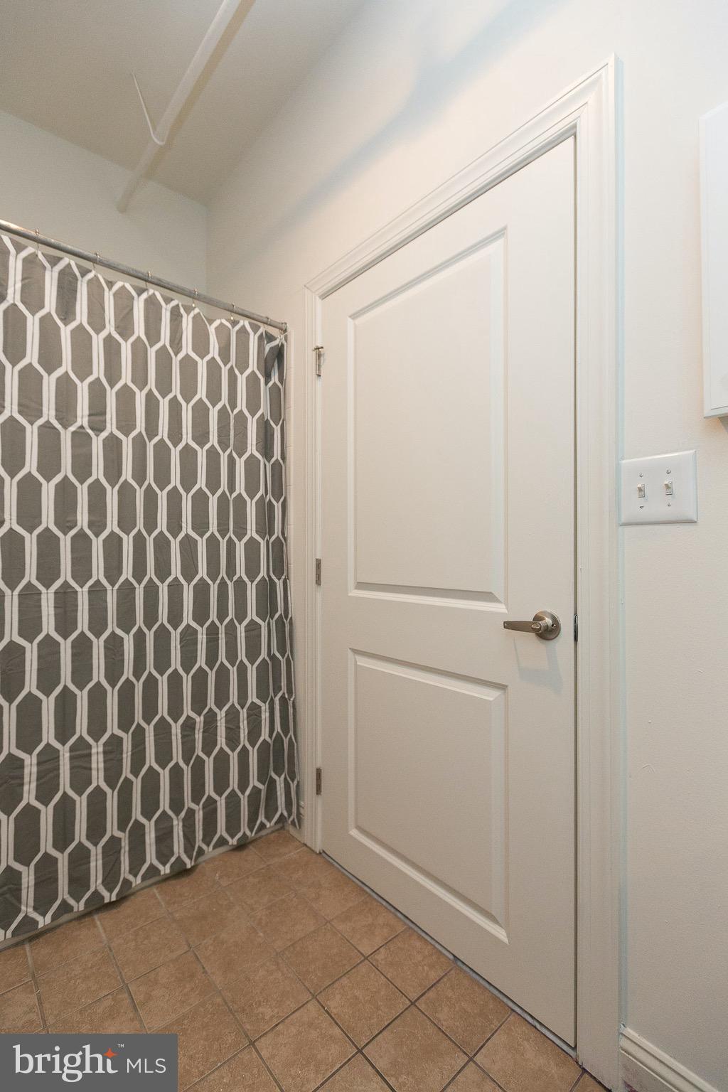 DOWNTOWN - Residential Lease