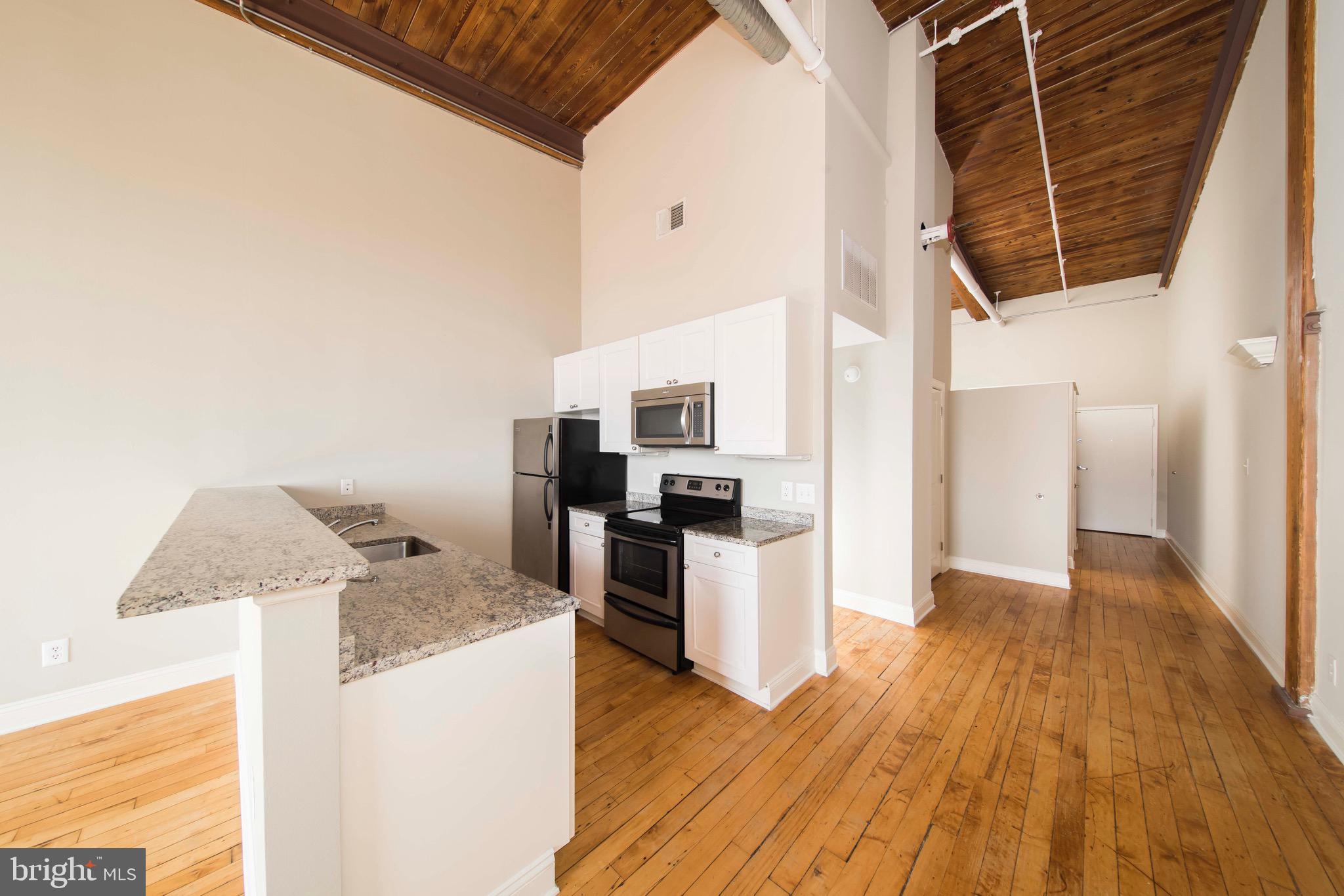 DOWNTOWN - Residential Lease