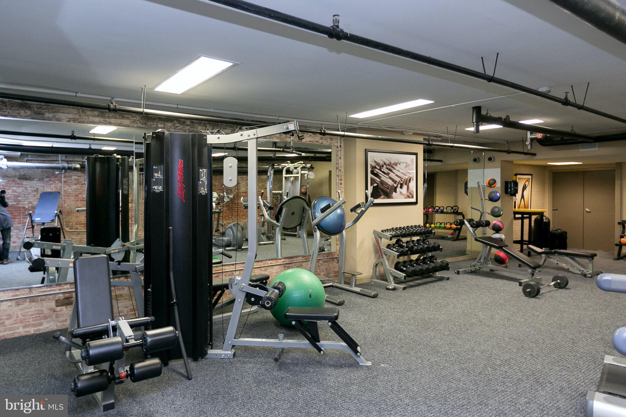 DOWNTOWN - Residential Lease