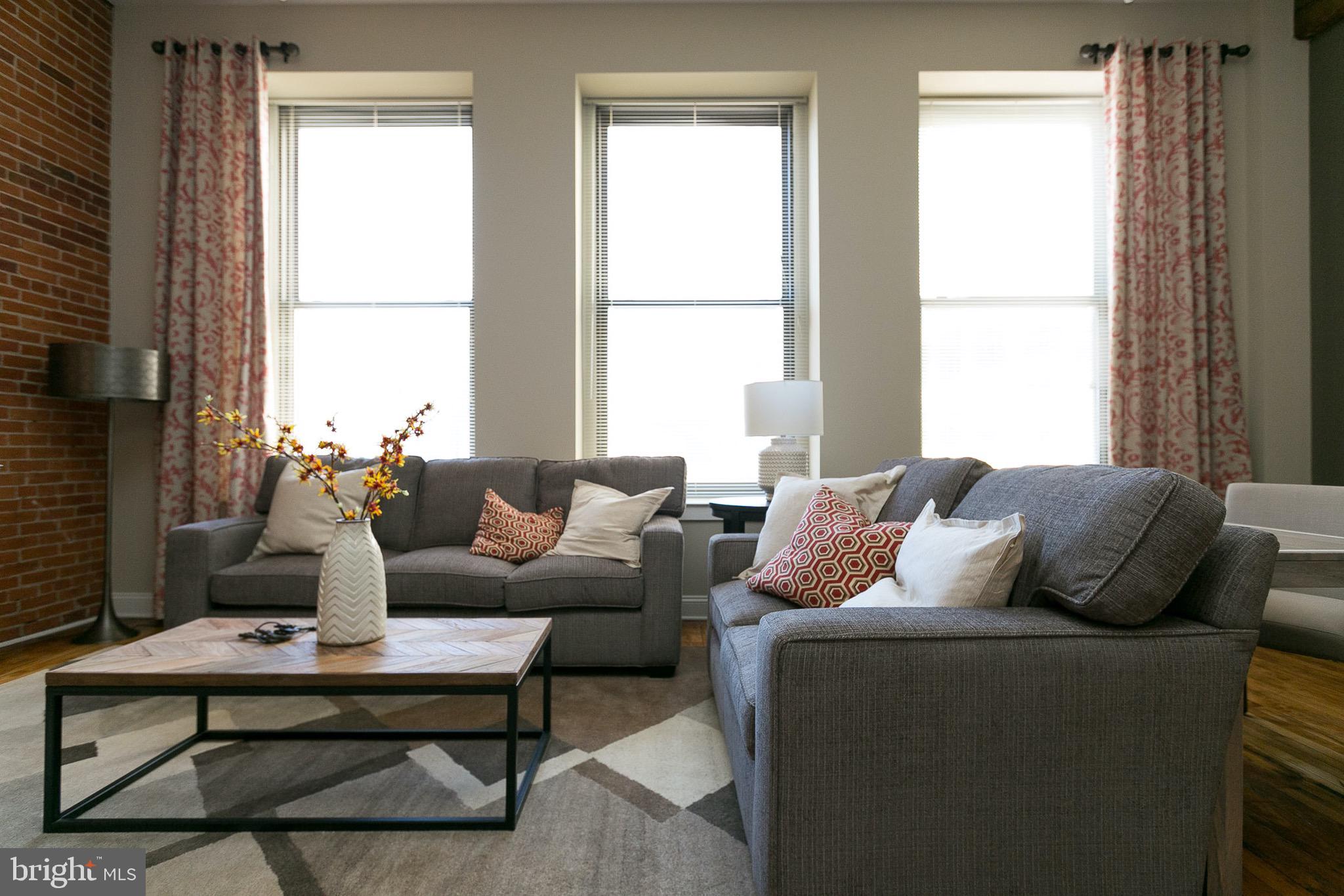 DOWNTOWN - Residential Lease