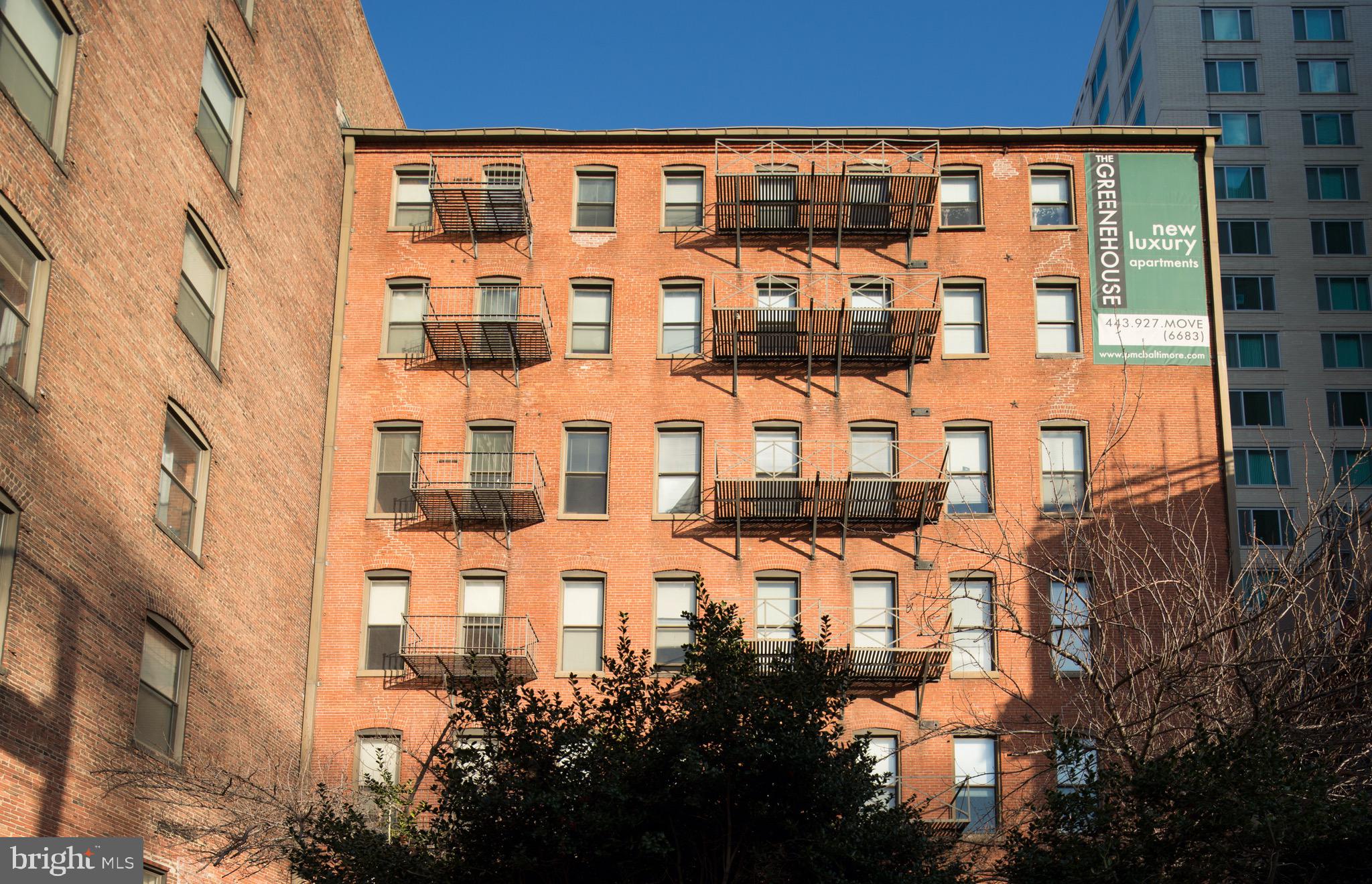 DOWNTOWN - Residential Lease