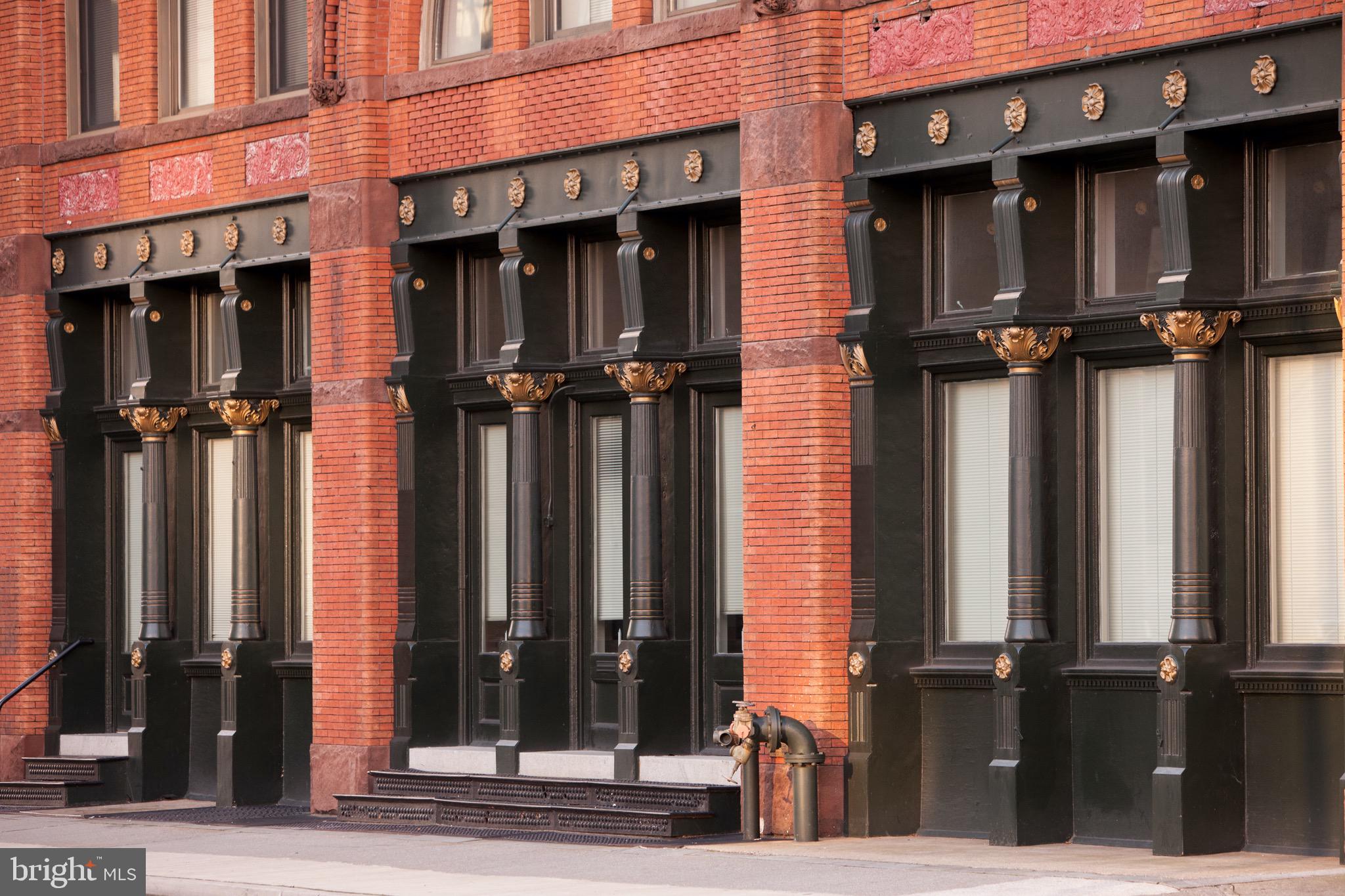 DOWNTOWN - Residential Lease