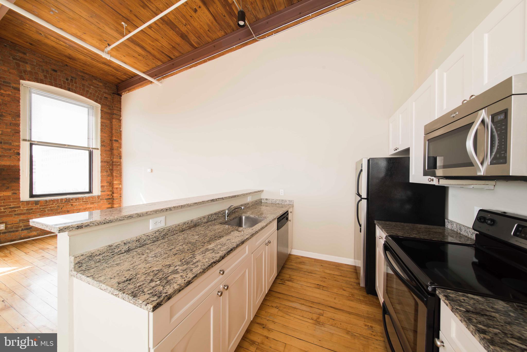 DOWNTOWN - Residential Lease
