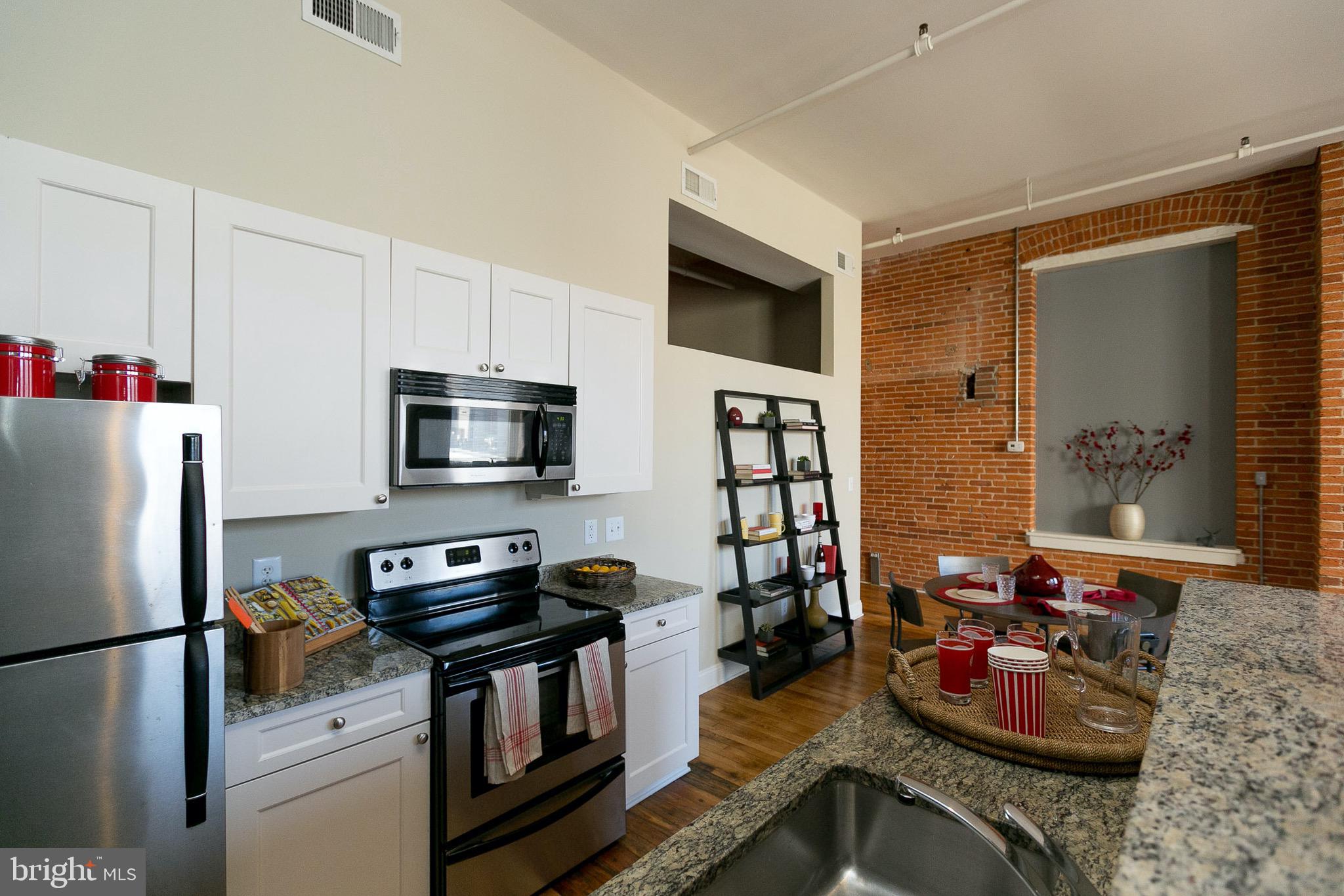 DOWNTOWN - Residential Lease
