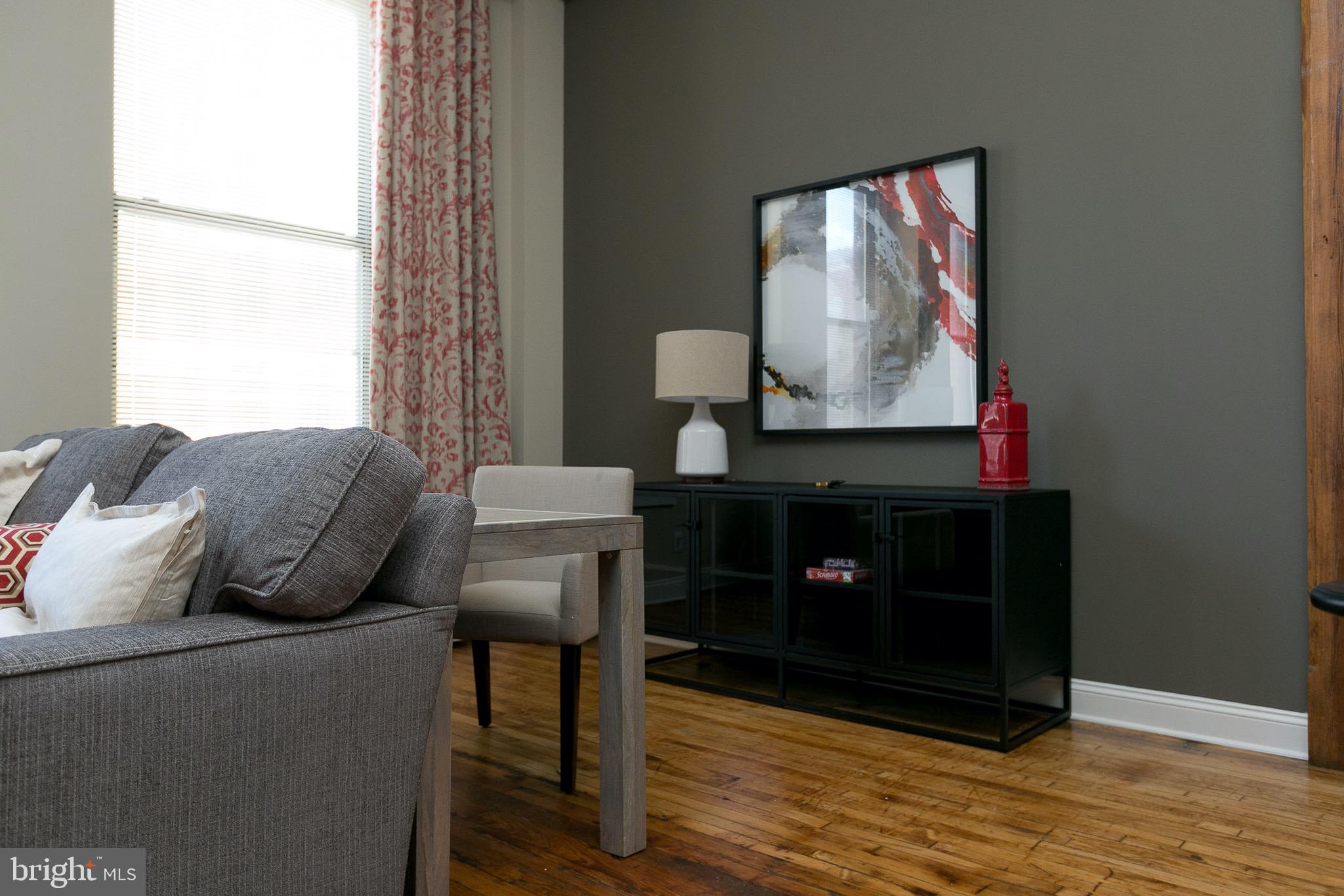 DOWNTOWN - Residential Lease