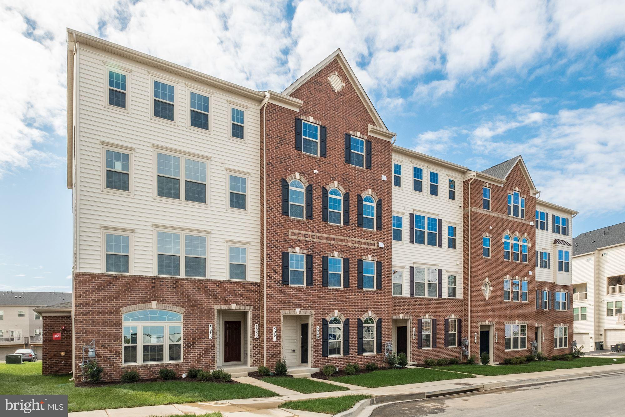 OAKDALE VILLAGE - Residential