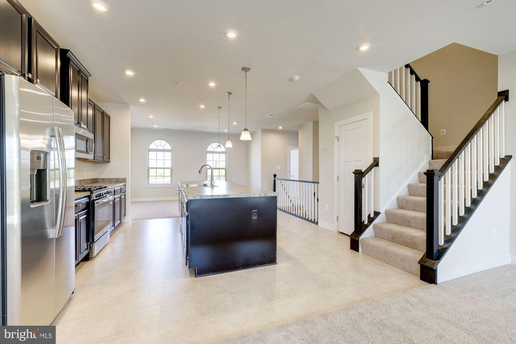 OAKDALE VILLAGE - Residential