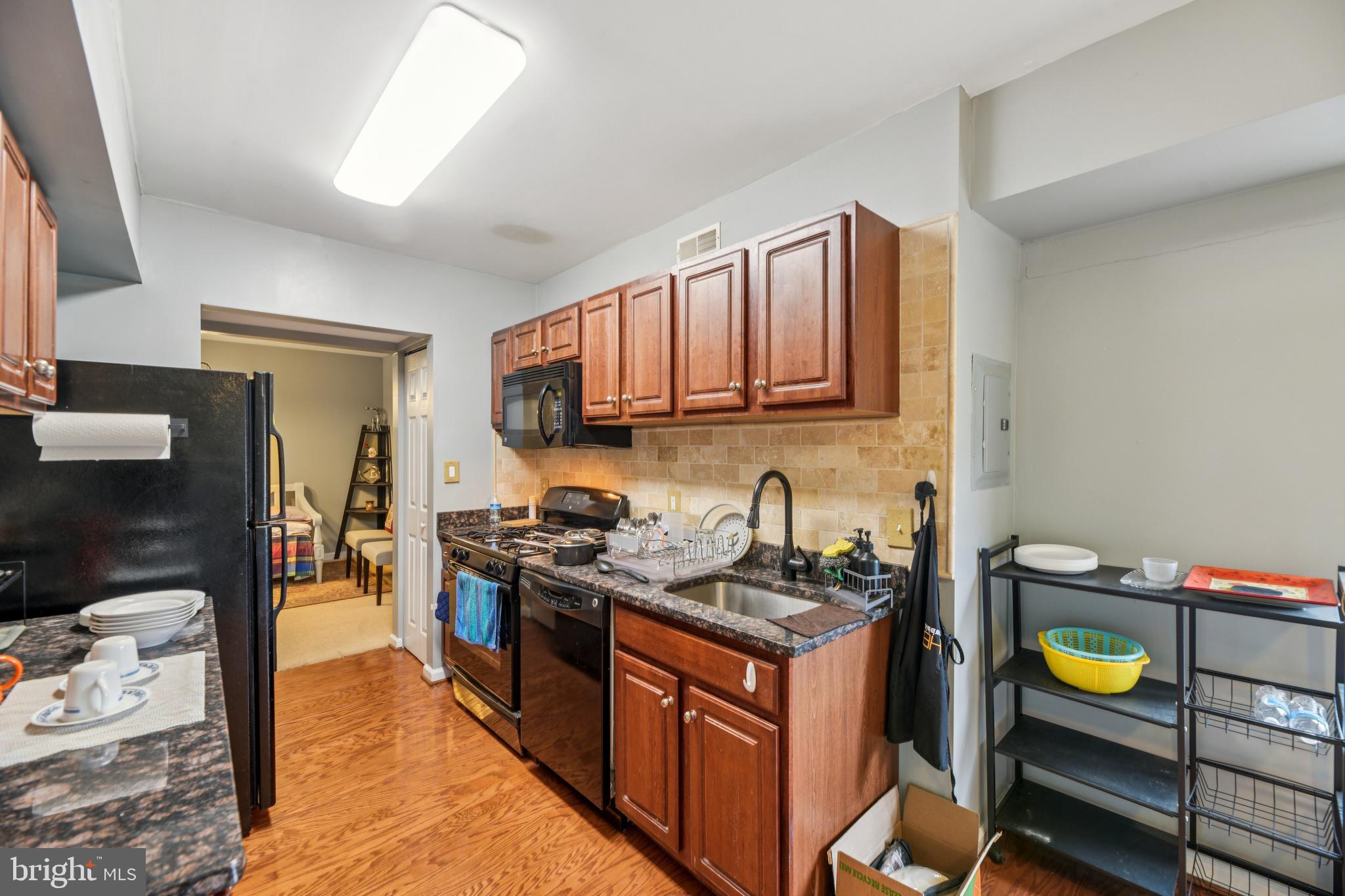 CHERRY GLEN CONDOS - Residential