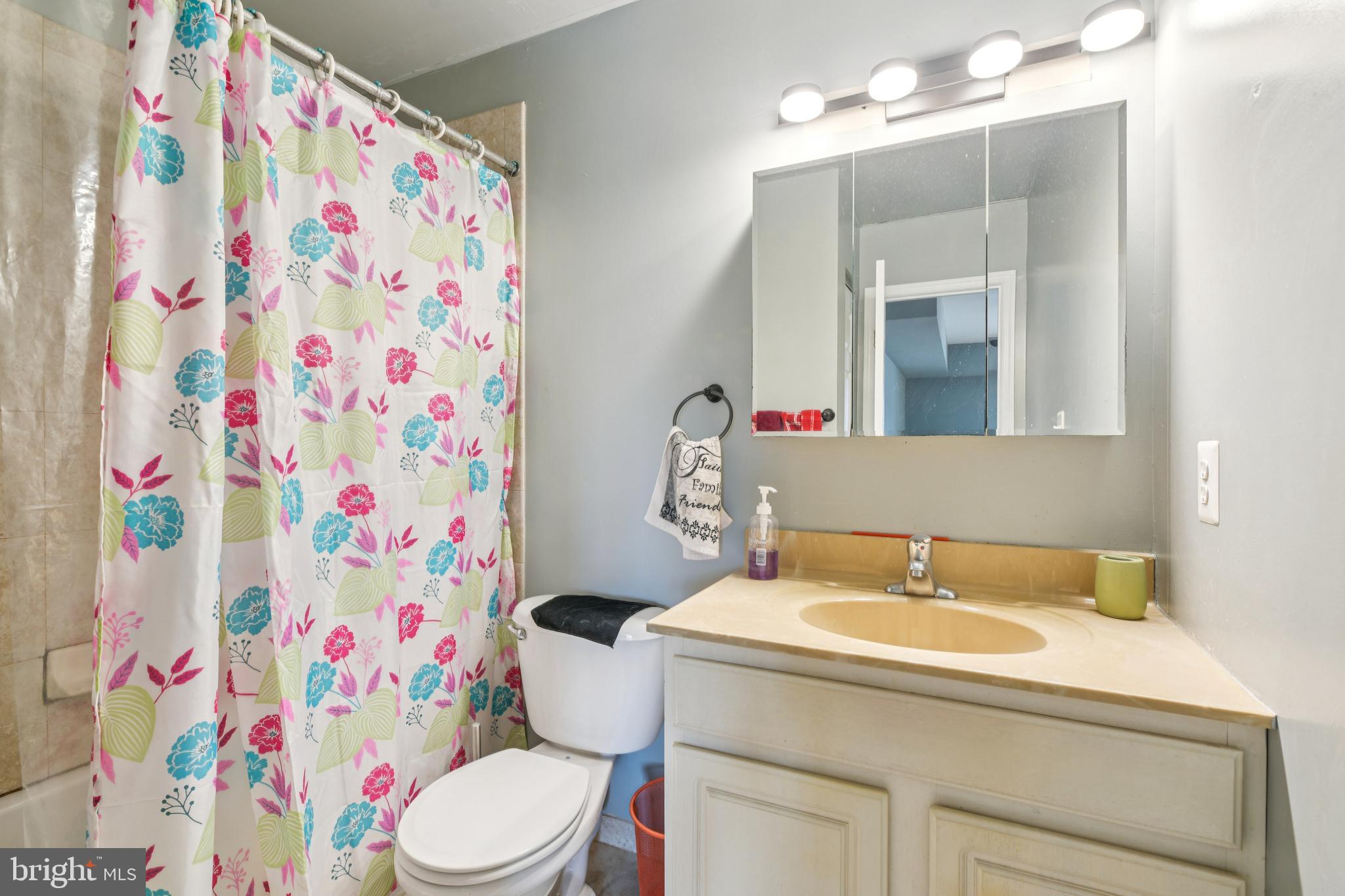 CHERRY GLEN CONDOS - Residential