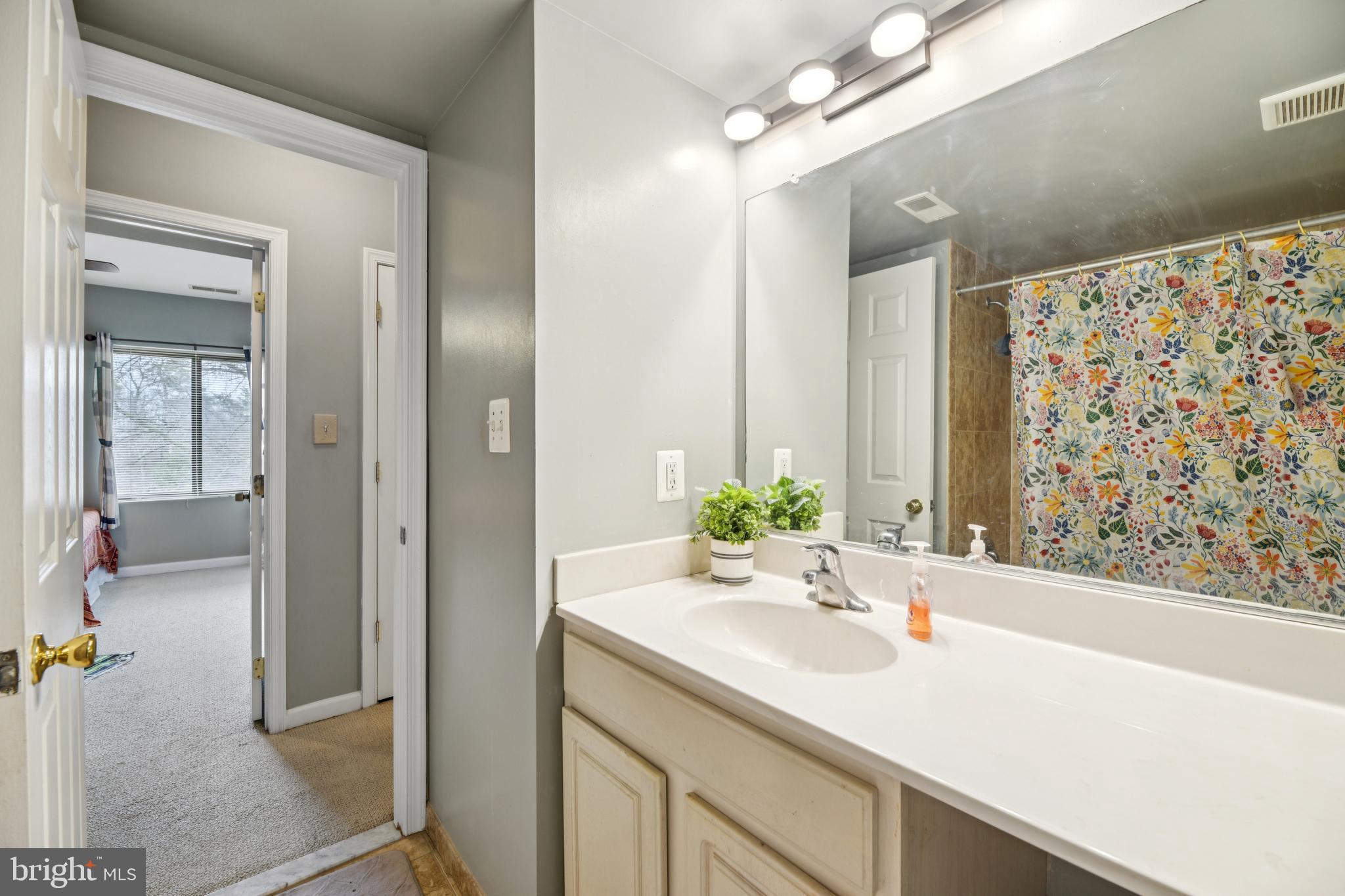 CHERRY GLEN CONDOS - Residential