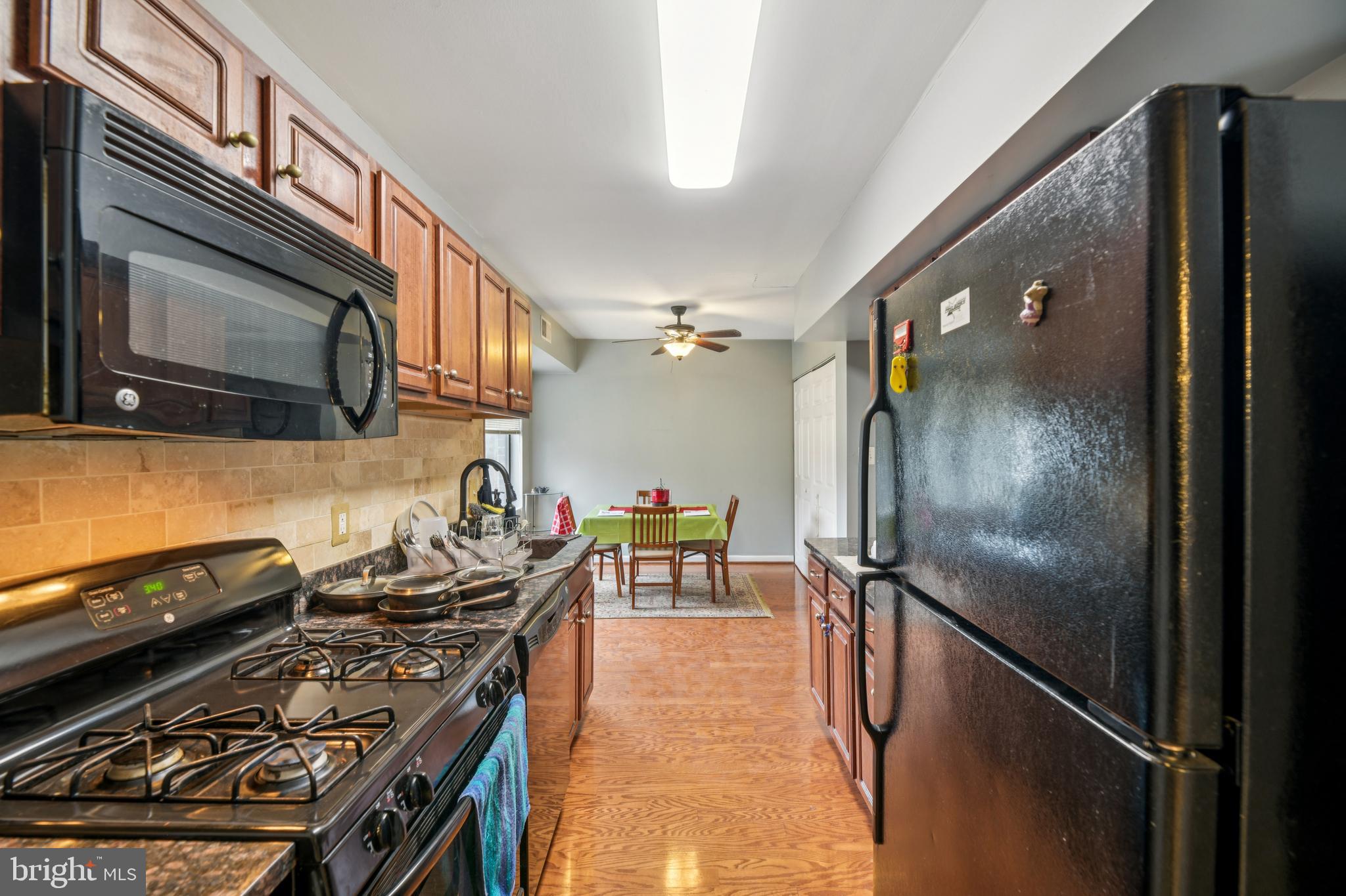 CHERRY GLEN CONDOS - Residential