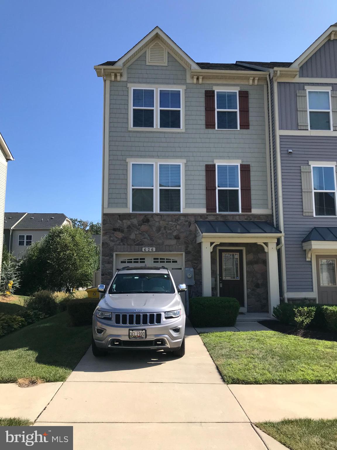 CREEKSIDE VILLAGE AT TANYARD SPRINGS - Residential
