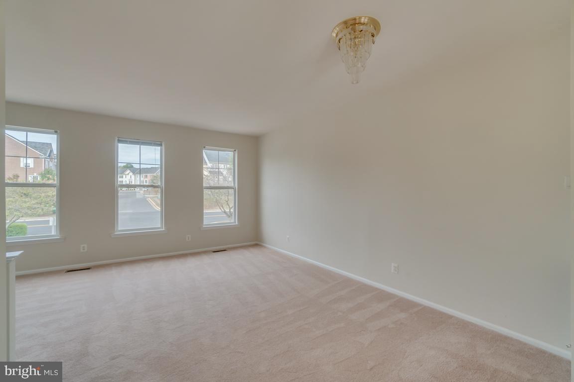 PRINCE WILLIAM COMMONS - Residential