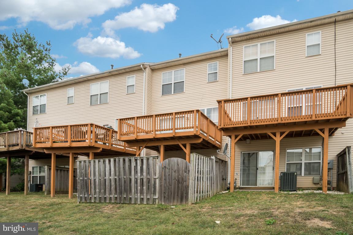 PRINCE WILLIAM COMMONS - Residential