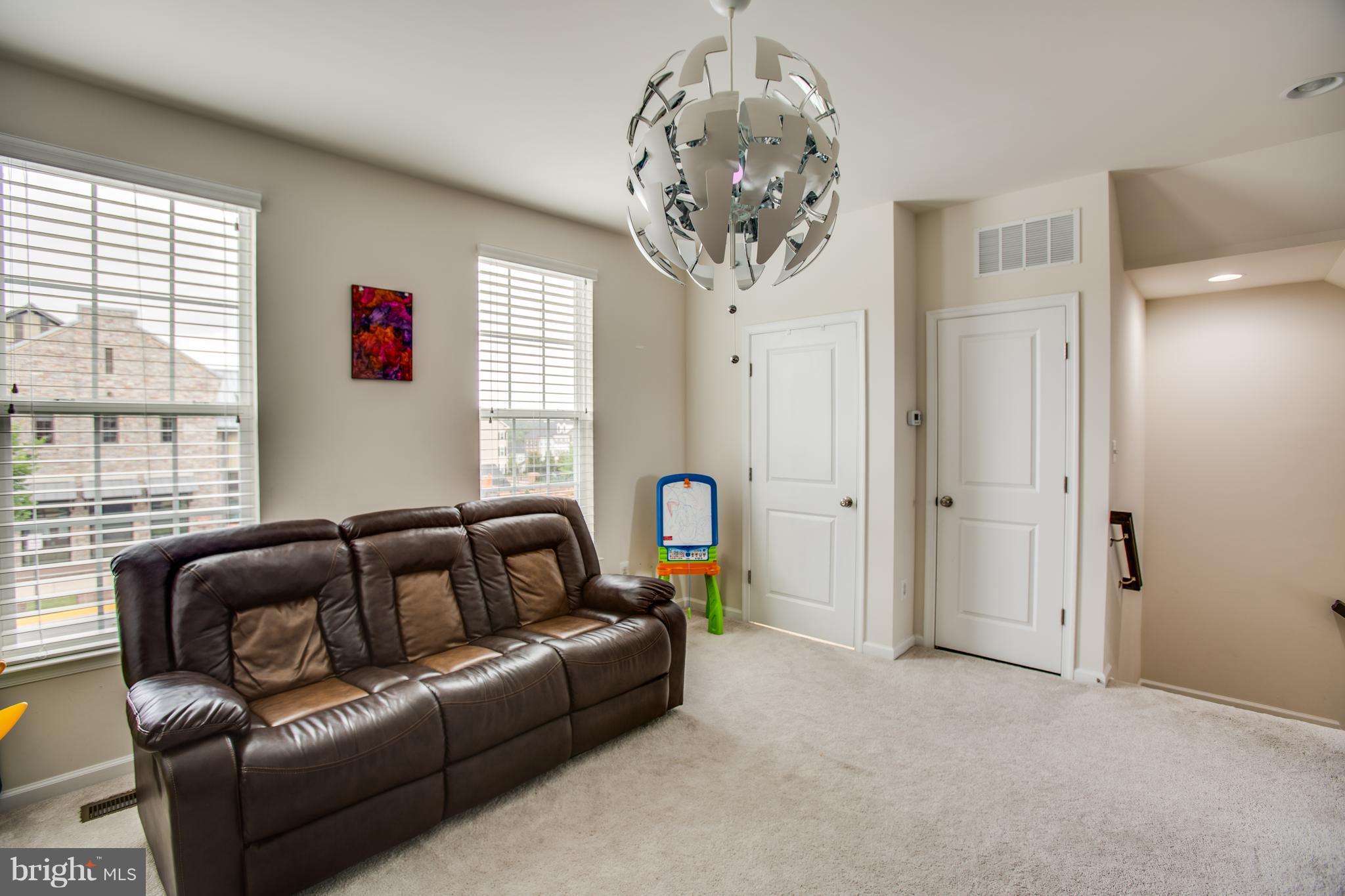 EMBREY MILL - Residential Lease