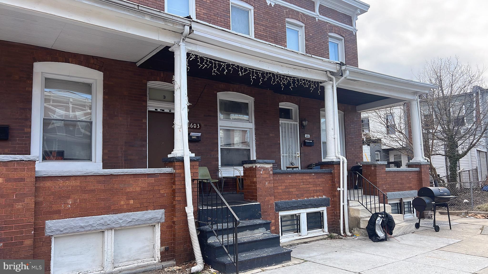 24 hours notice to show the property. Friendly tenants.