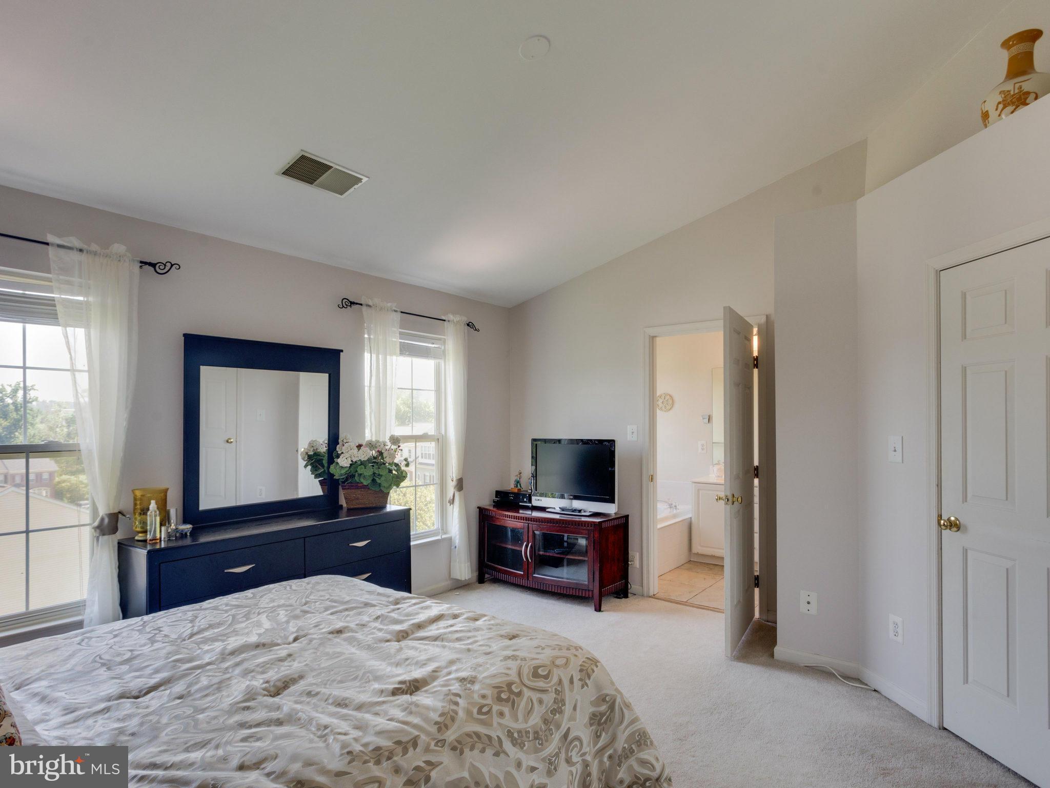 RIVER OAKS - Residential