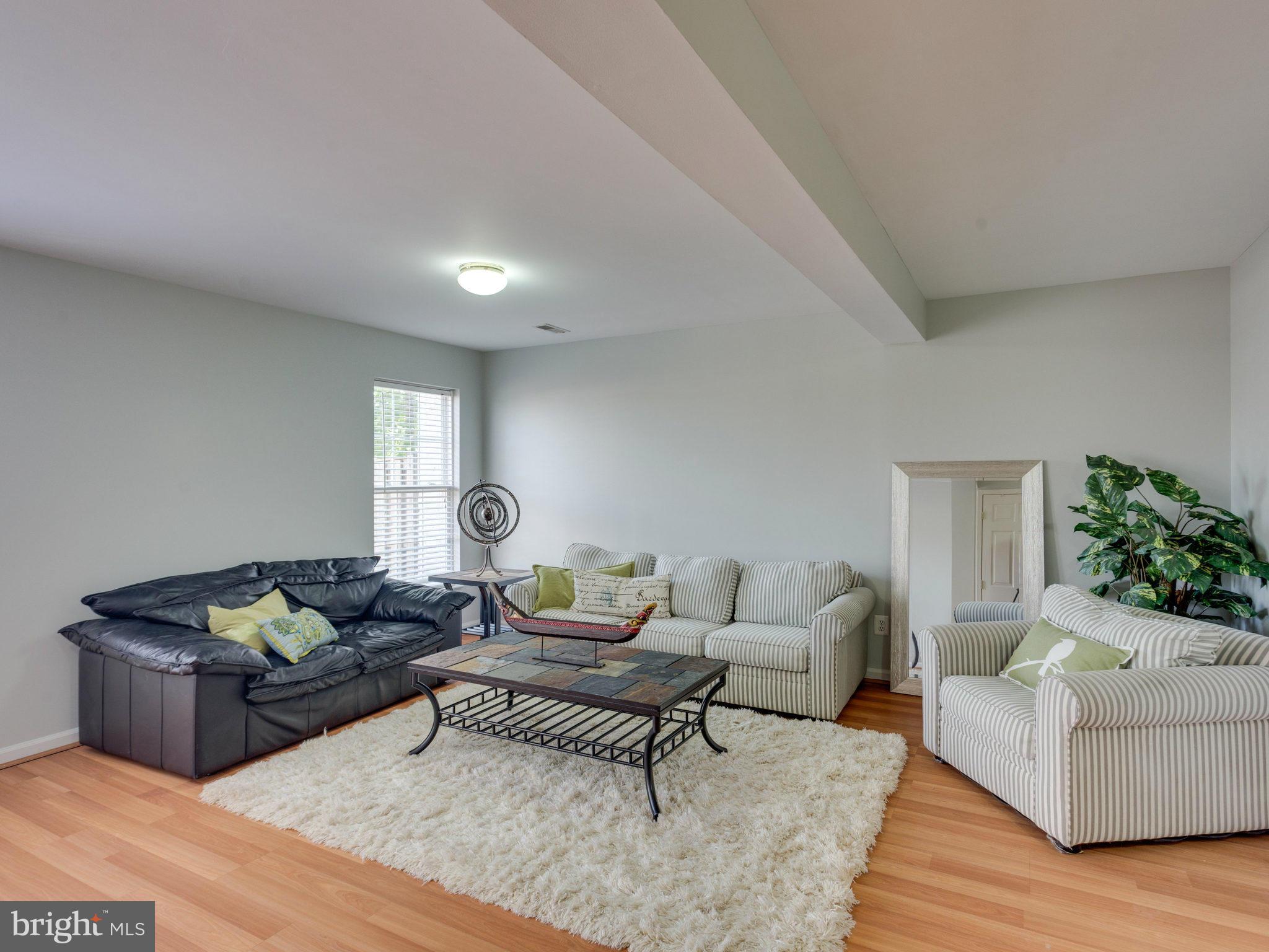 RIVER OAKS - Residential