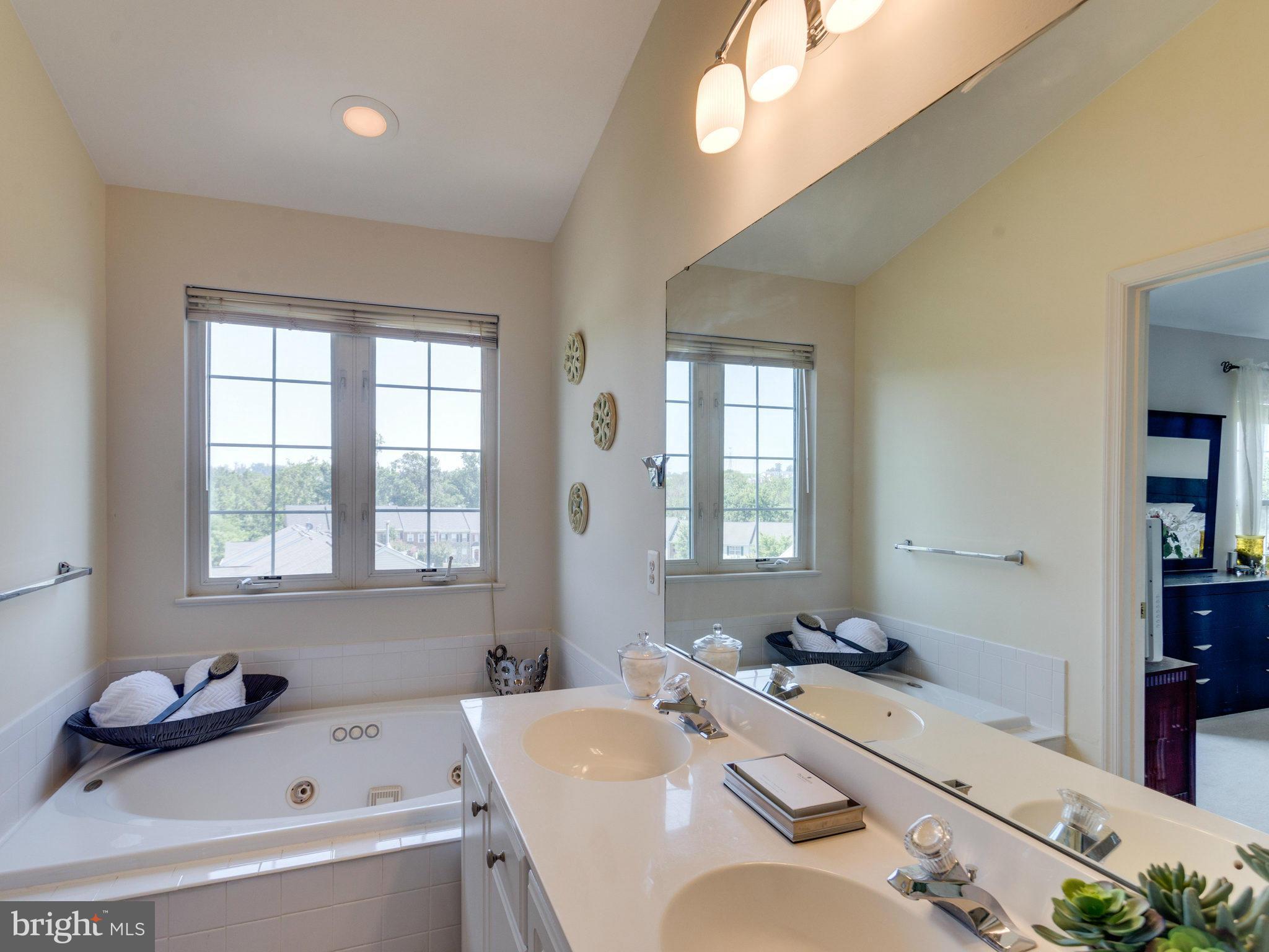 RIVER OAKS - Residential