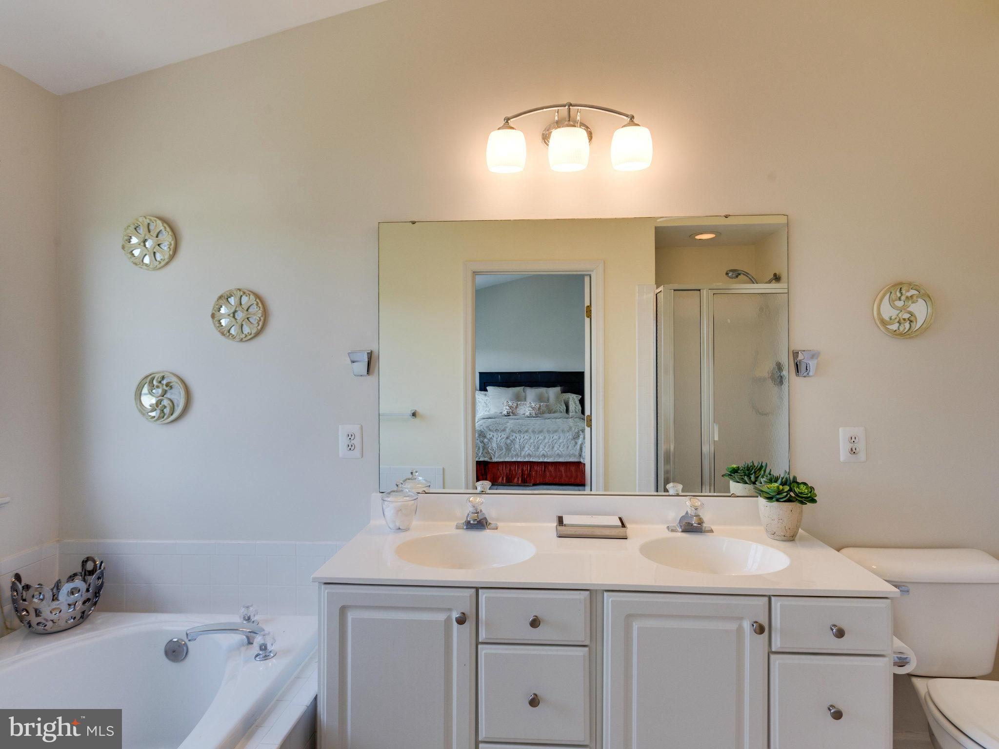 RIVER OAKS - Residential