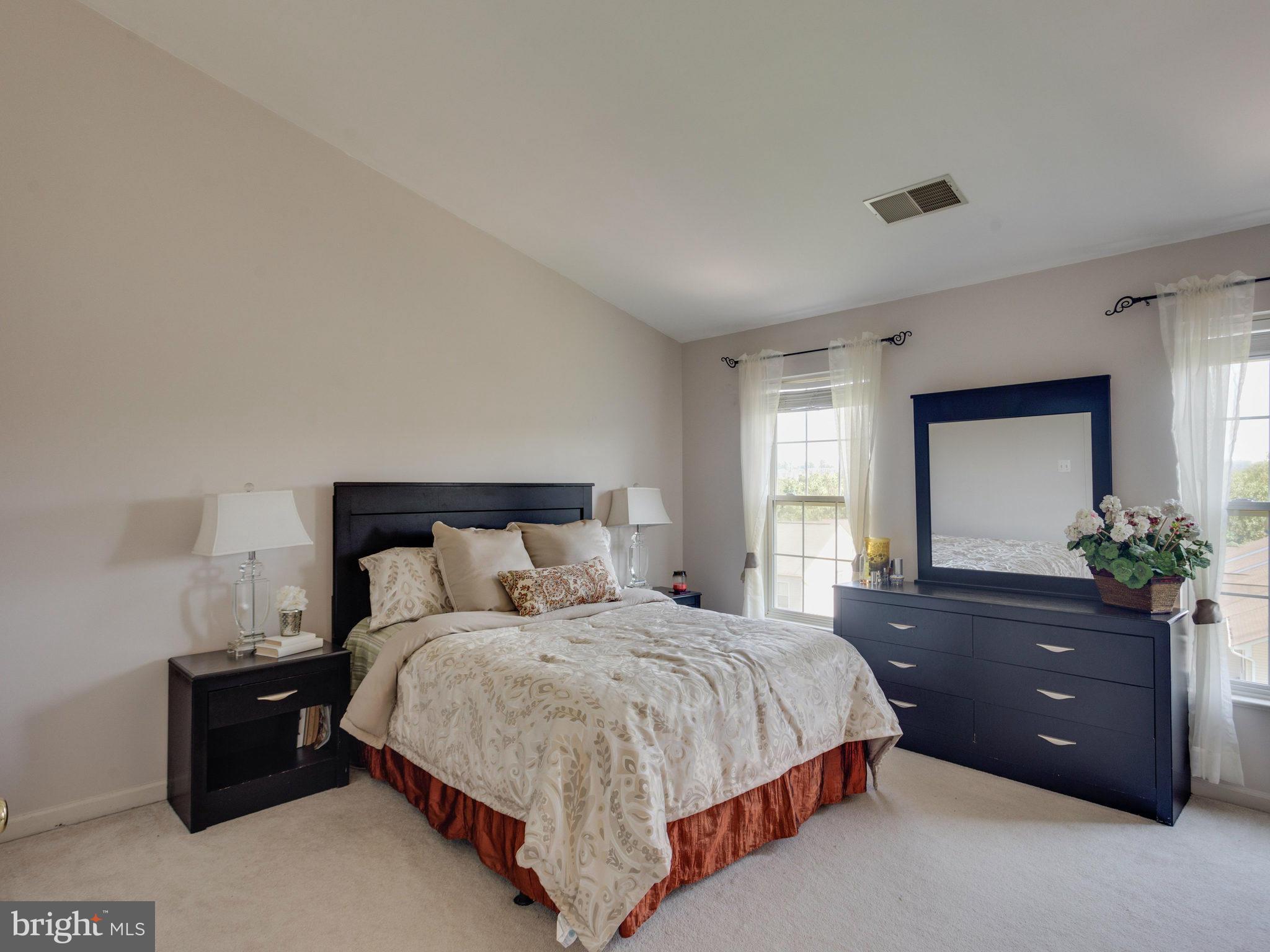 RIVER OAKS - Residential