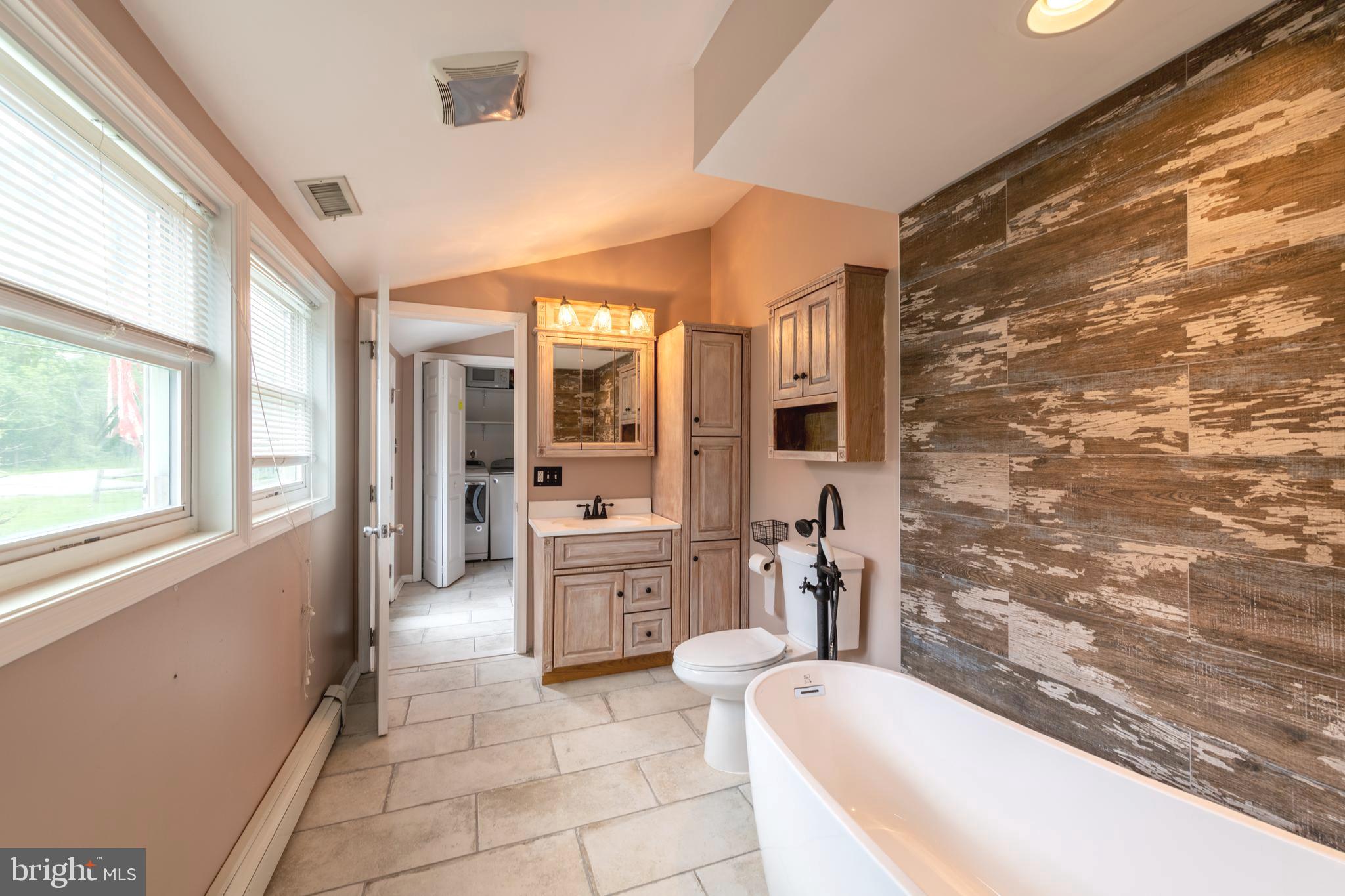 HOLLAND POINT - Residential