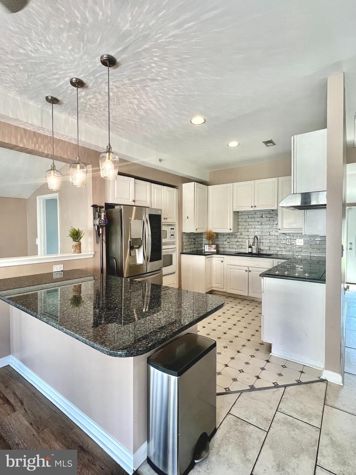 HOLLAND POINT - Residential