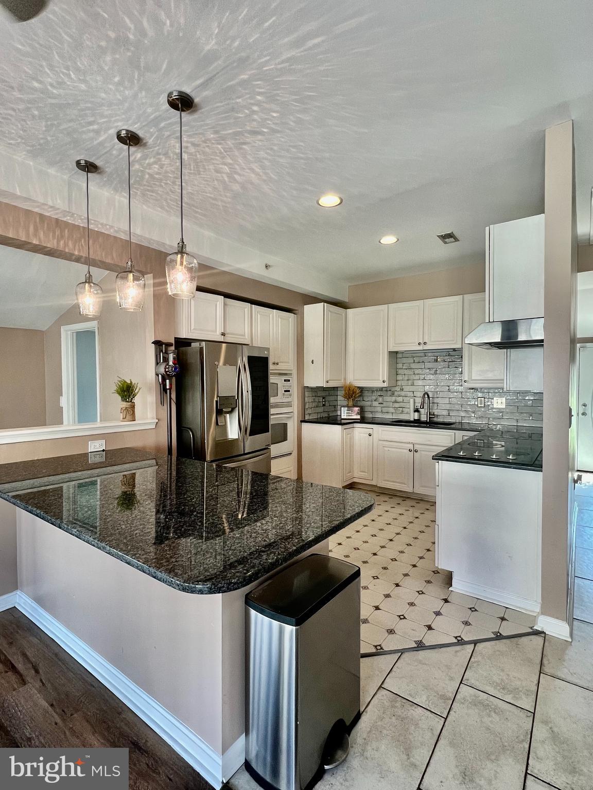 HOLLAND POINT - Residential