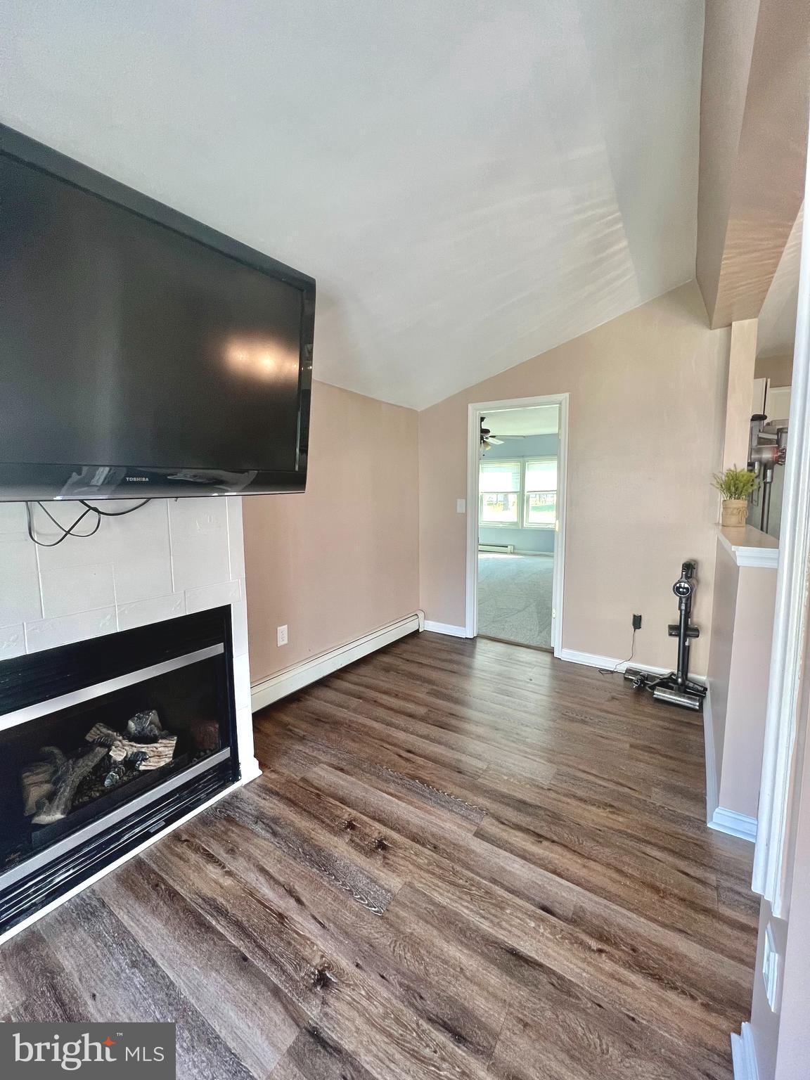 HOLLAND POINT - Residential