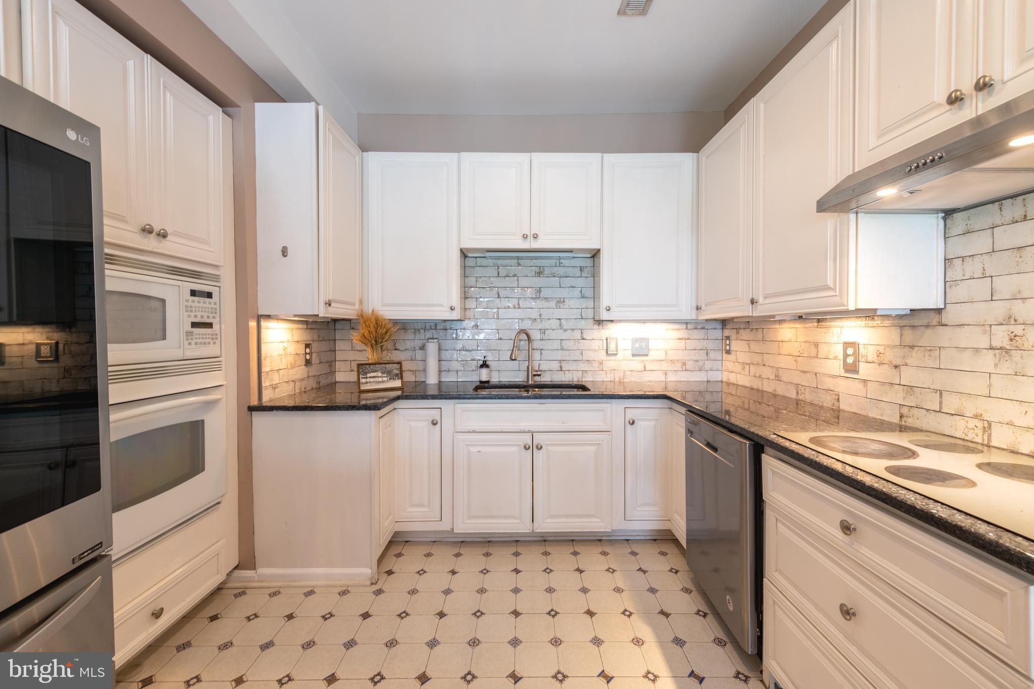 HOLLAND POINT - Residential