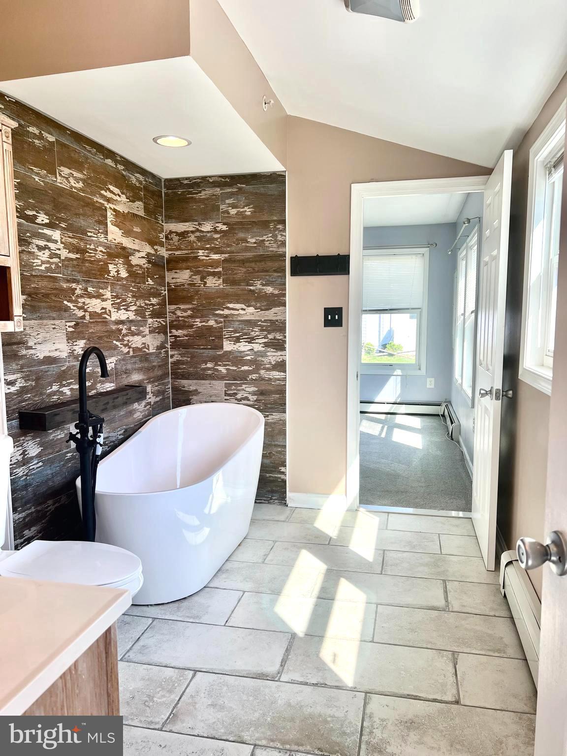 HOLLAND POINT - Residential