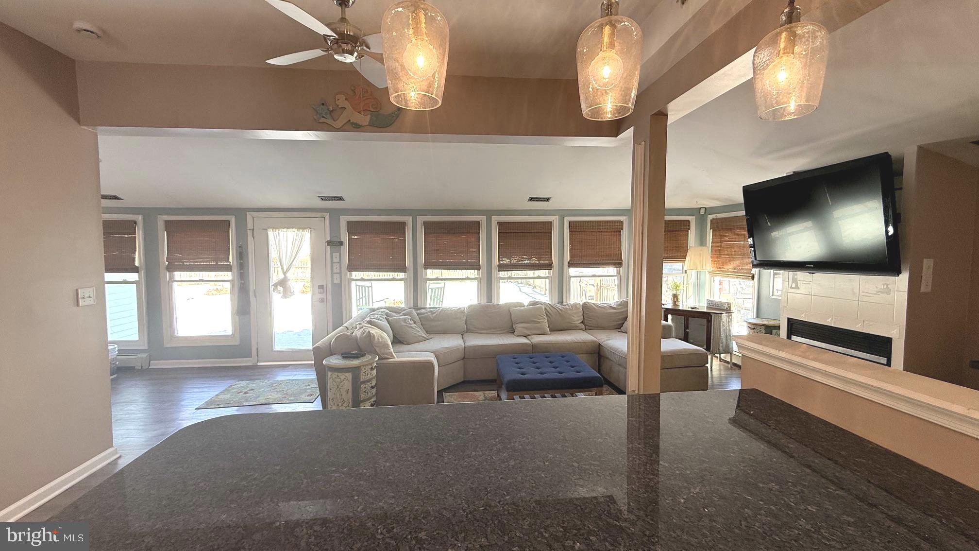 HOLLAND POINT - Residential