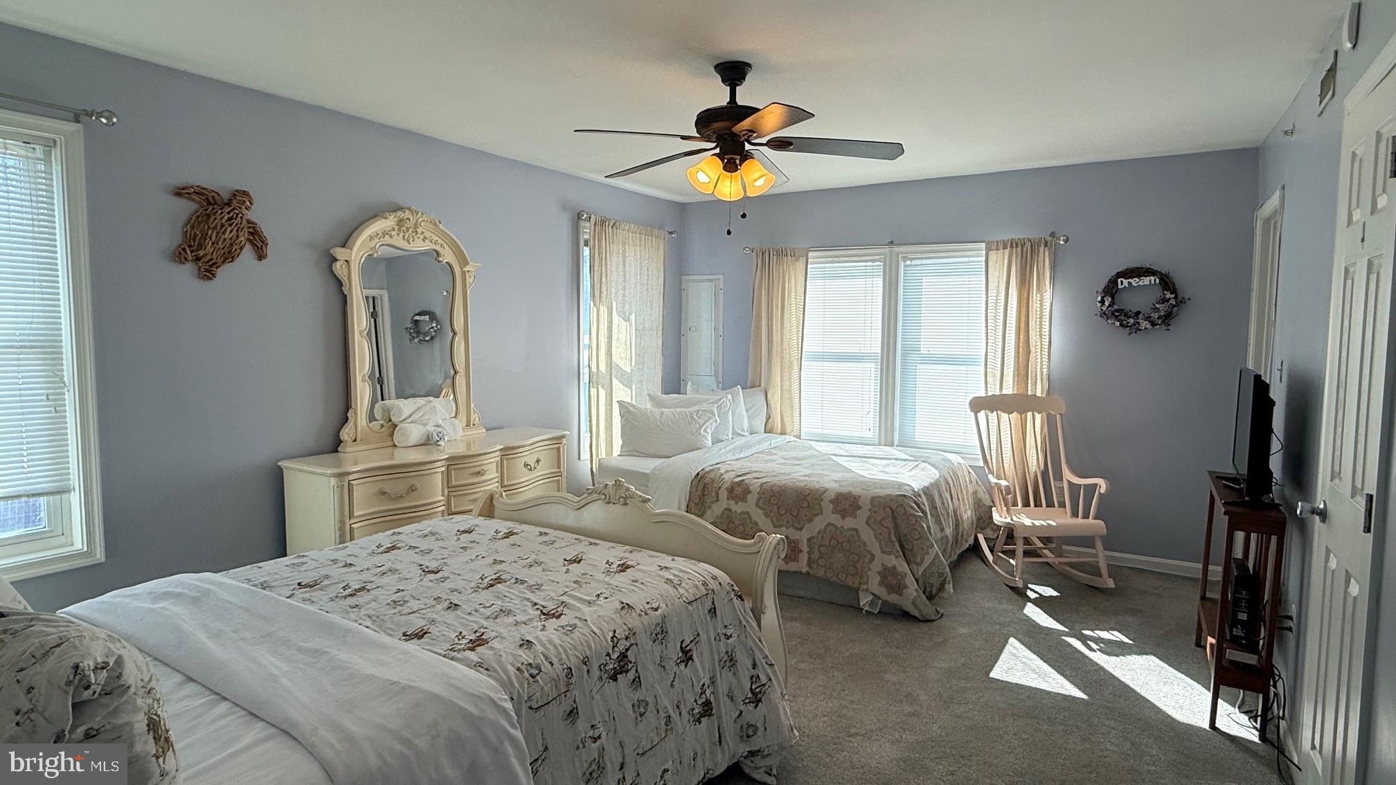 HOLLAND POINT - Residential