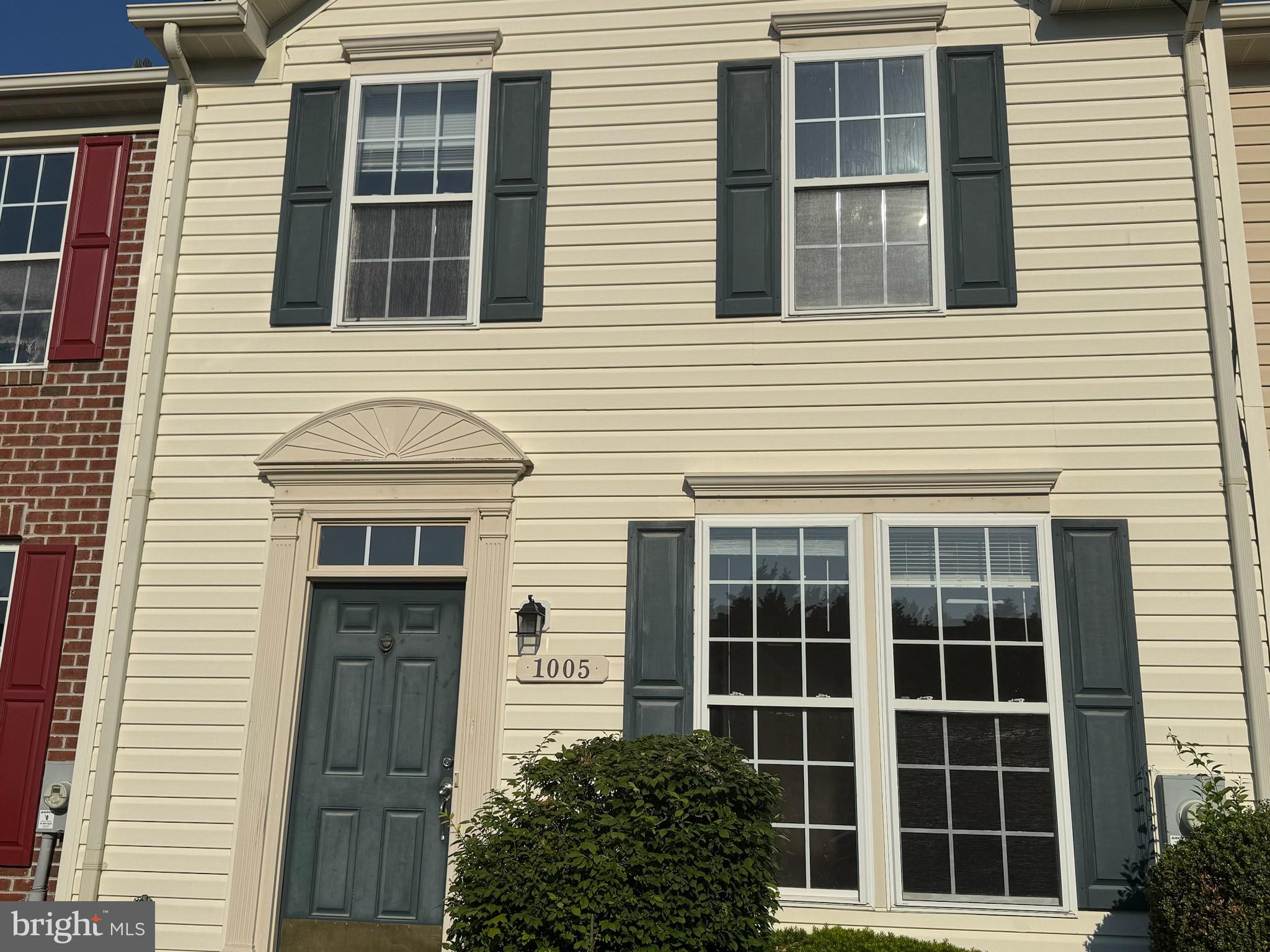 1005 MEADOW VIEW DRIVE