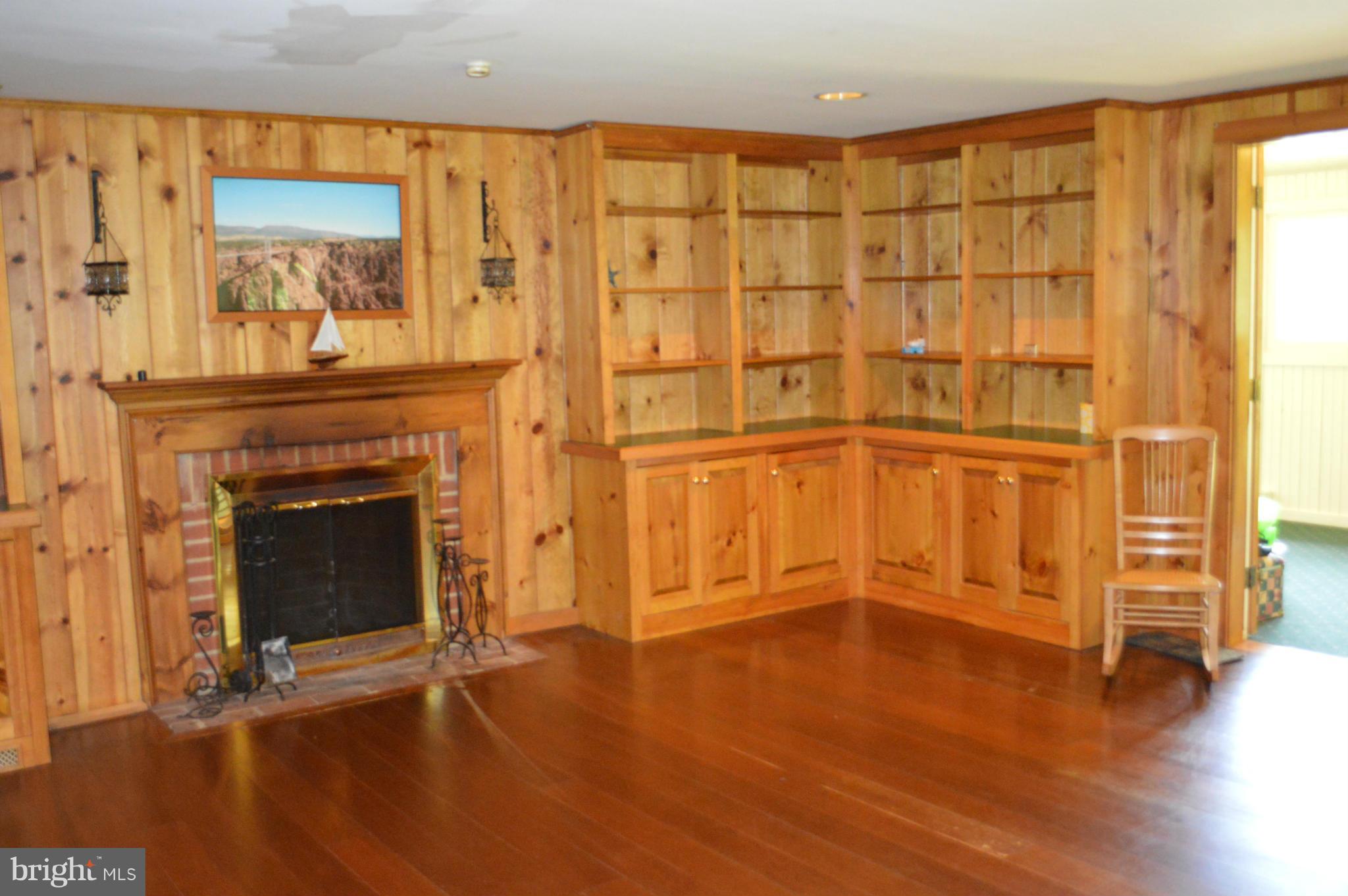 TOLCHESTER ESTATES - Residential Lease