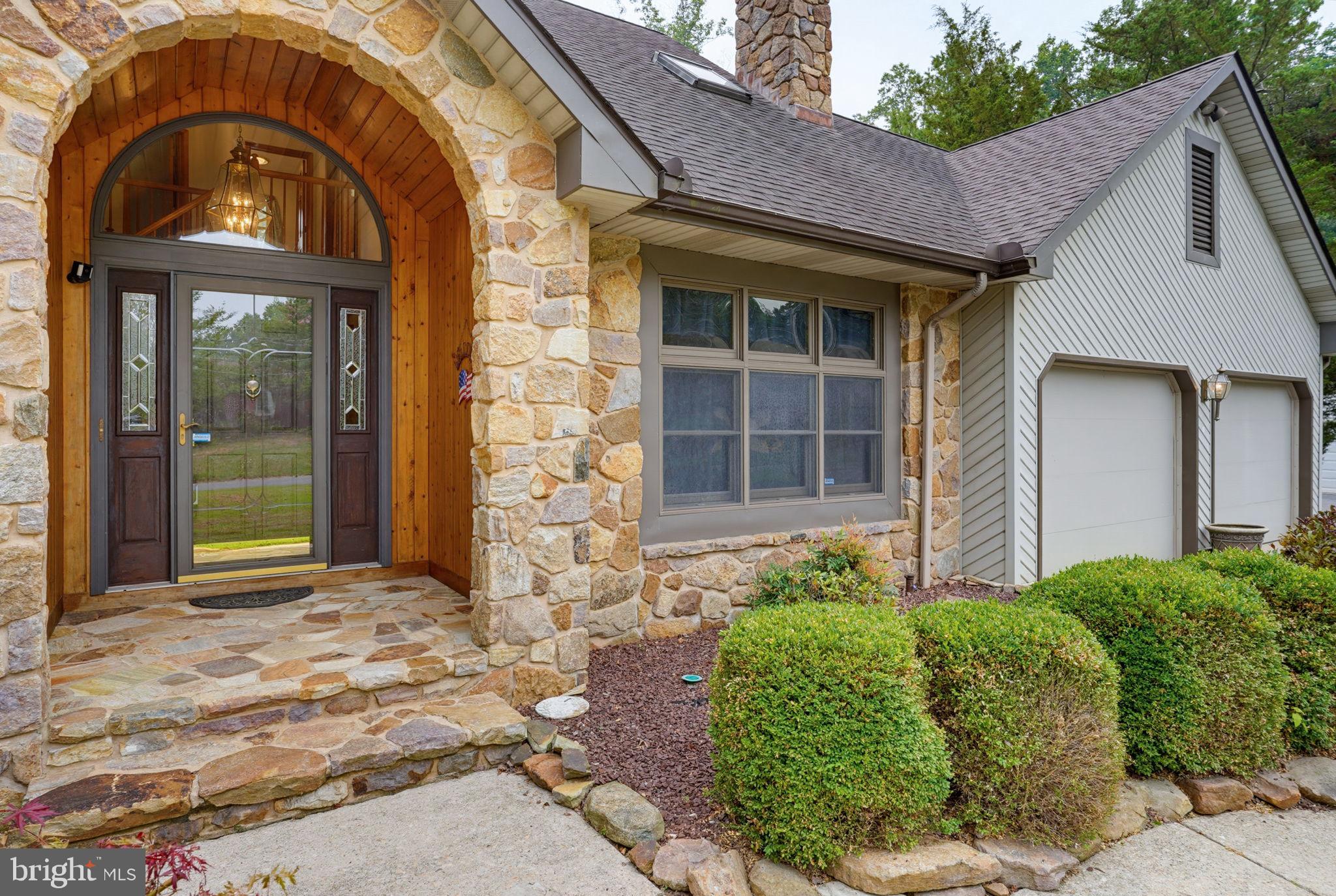 206 BEECH DRIVE