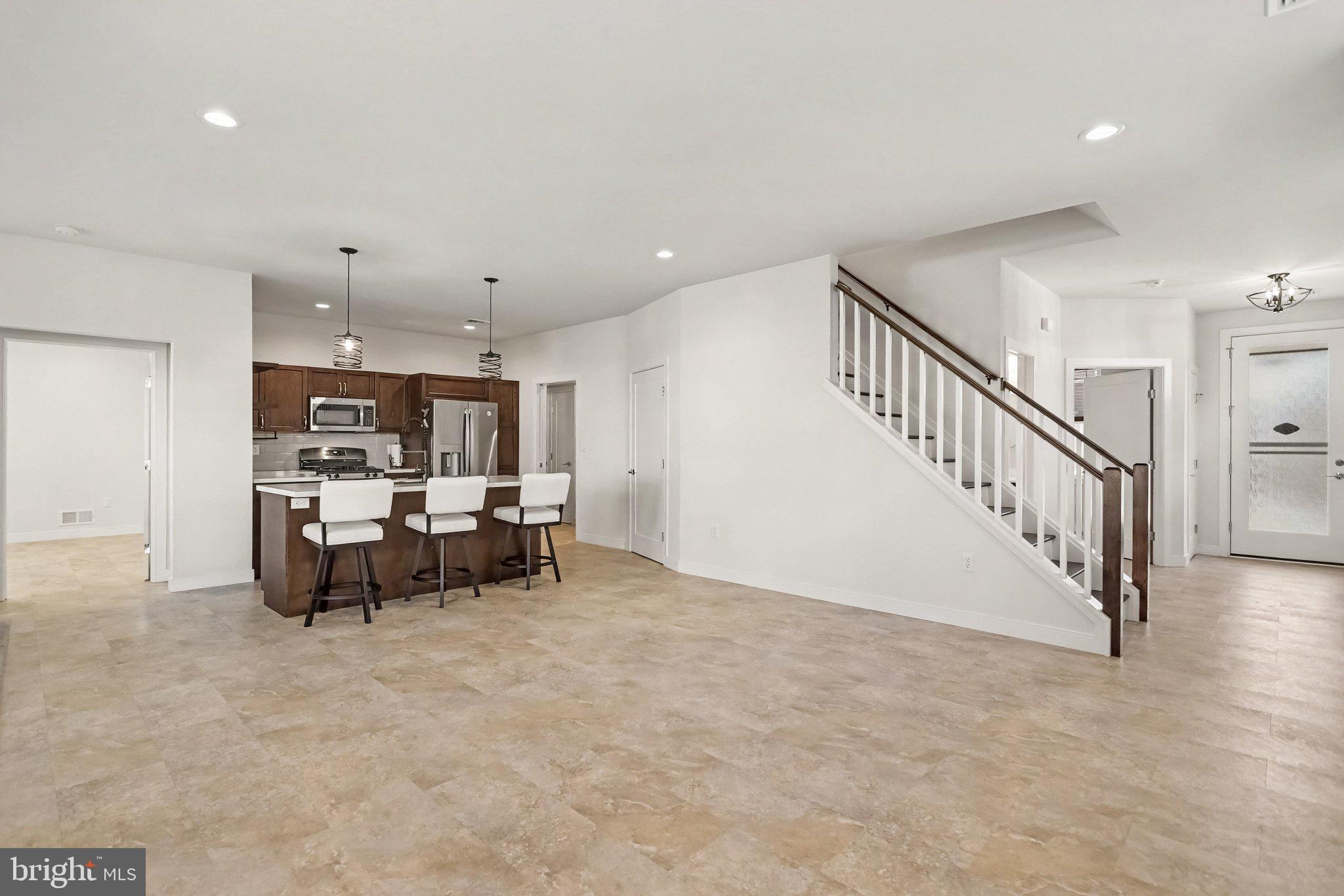 1413 BARRINGTON DRIVE