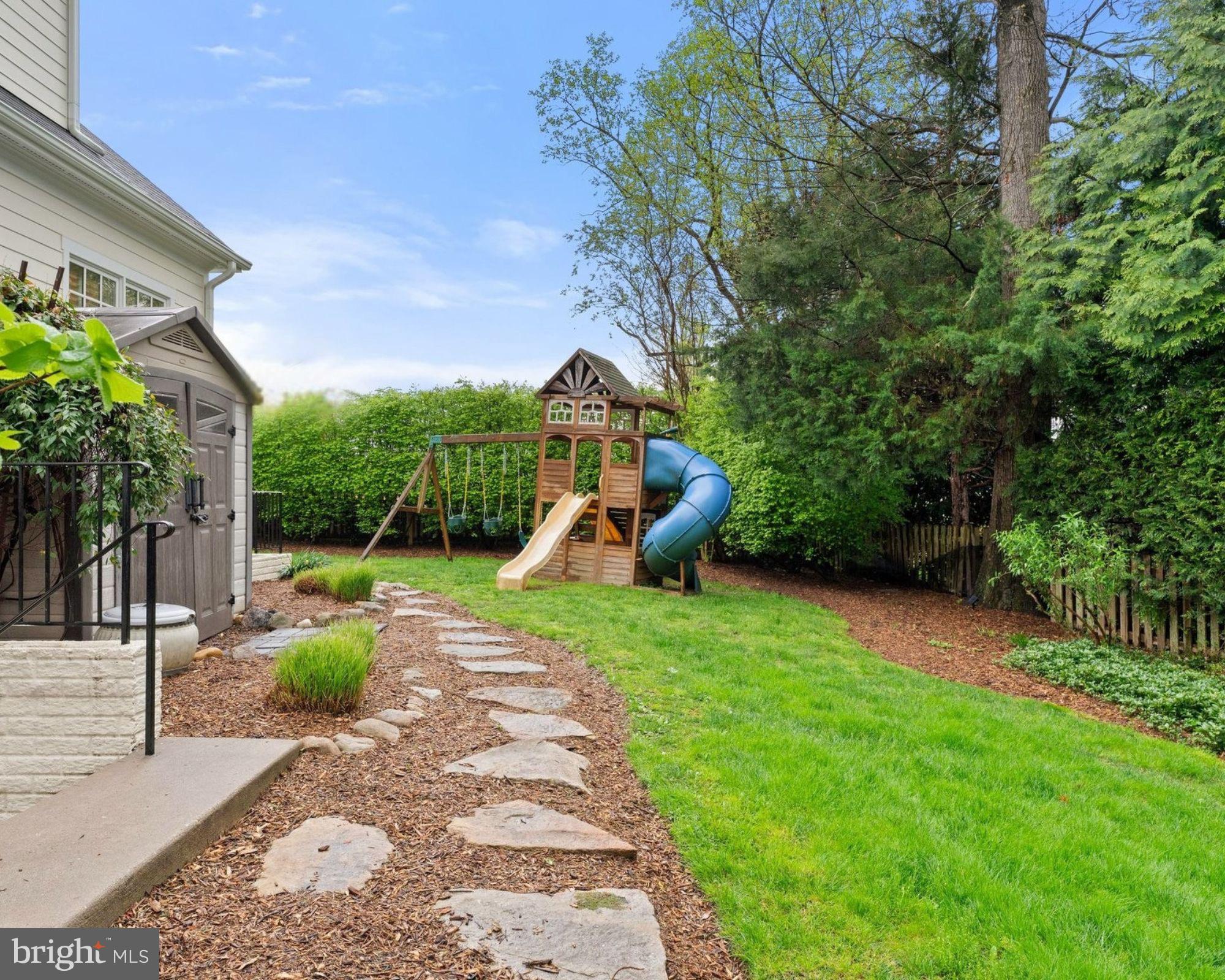 VIENNA WOODS - Residential