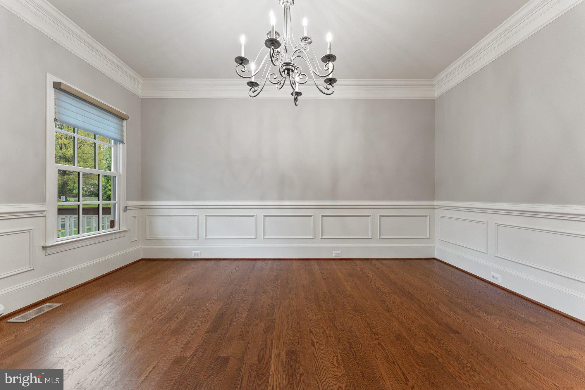 VIENNA WOODS - Residential